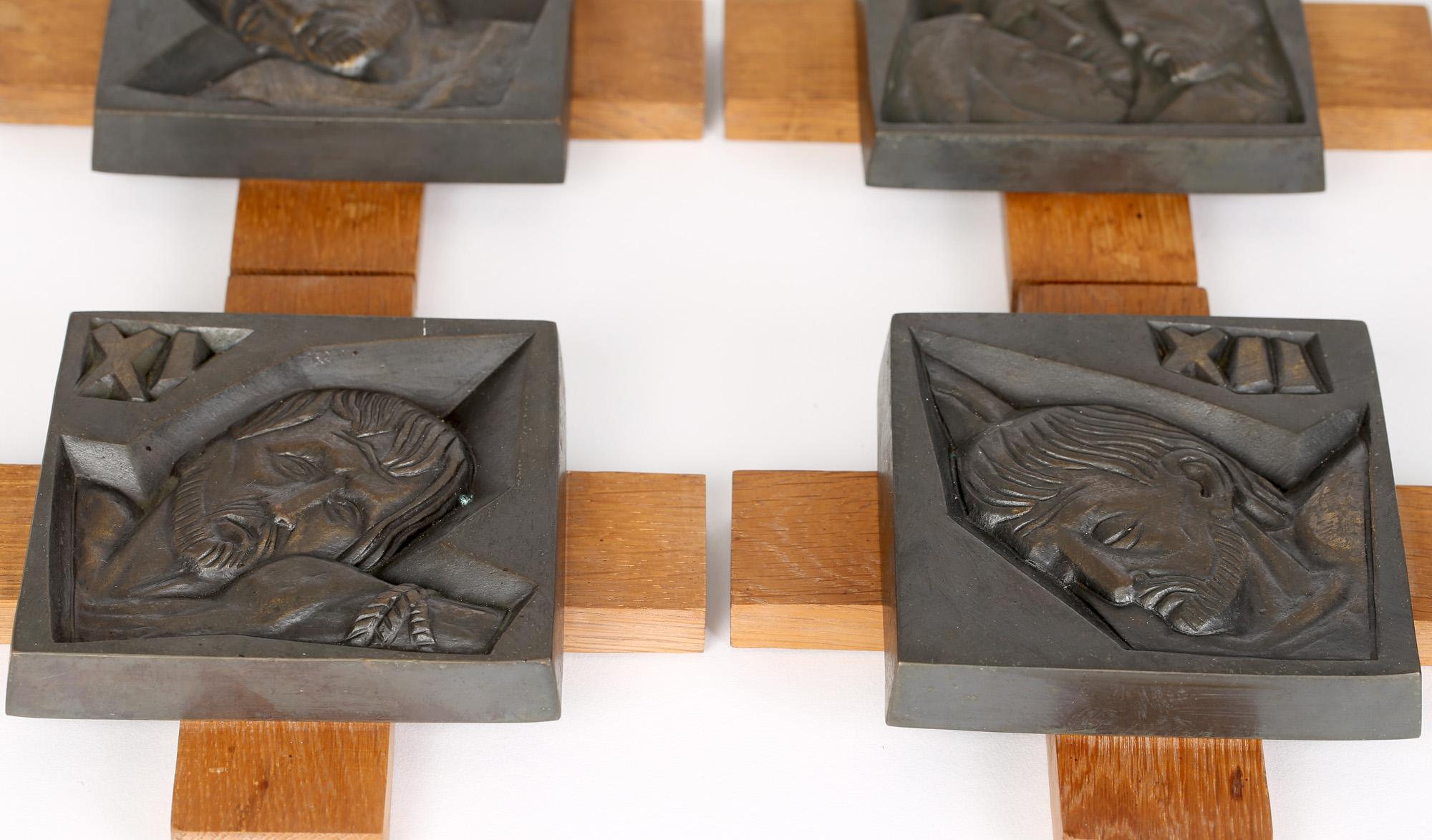 Französische vierzehn Bronzestatuen des Kreuzes von Ren Gourdon im Angebot 13