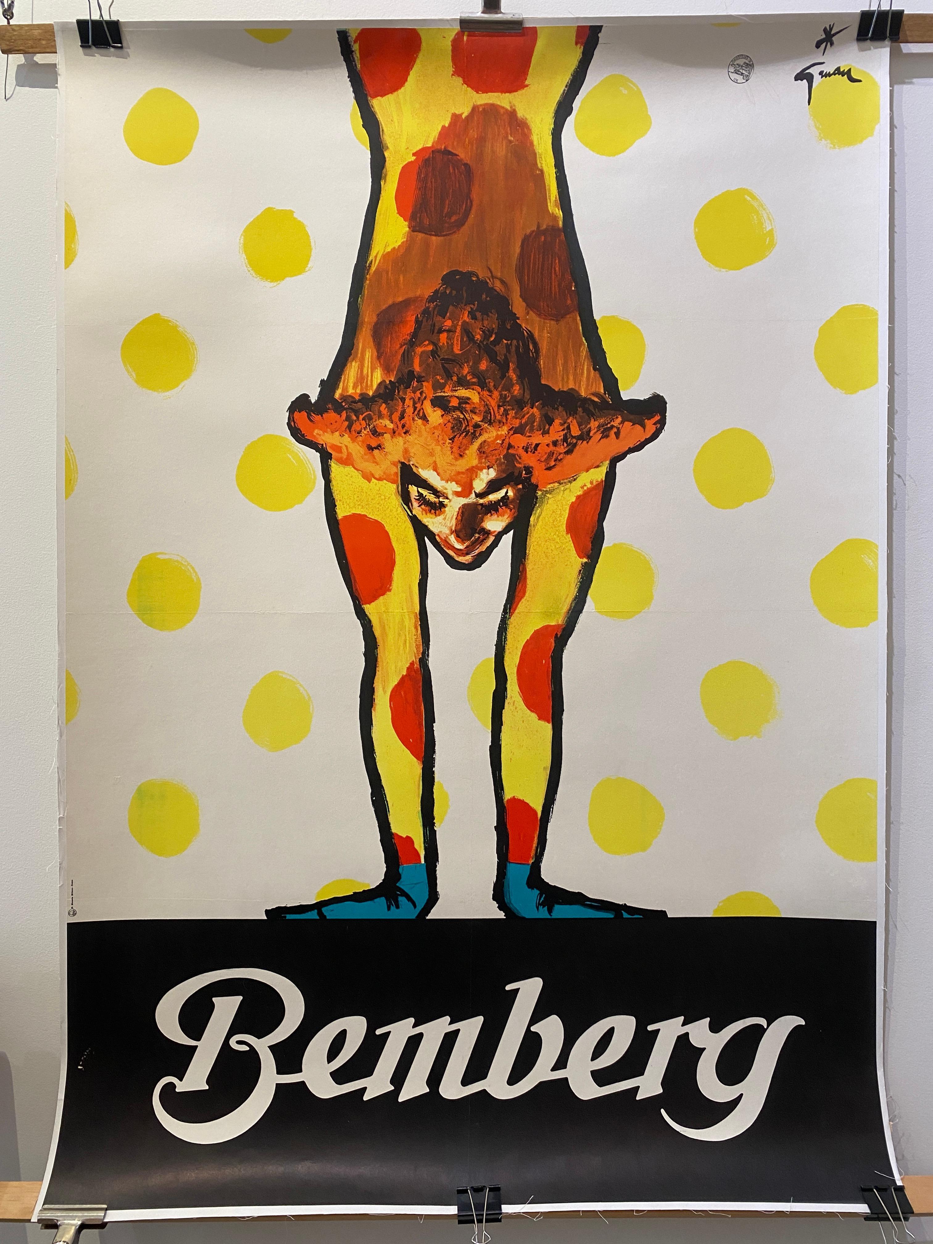 Original-Vintage-Poster, Werbung, „Bemberg“, von Rene Gruau, um 1970 

Künstler
Rene Gruau 

Bedingung
Ausgezeichnet

Jahr
c. 1970

Abmessungen:
100 x 140 

Format
Leinen hinterlegt

Dies ist ein seltenes Plakat des berühmten italienischen