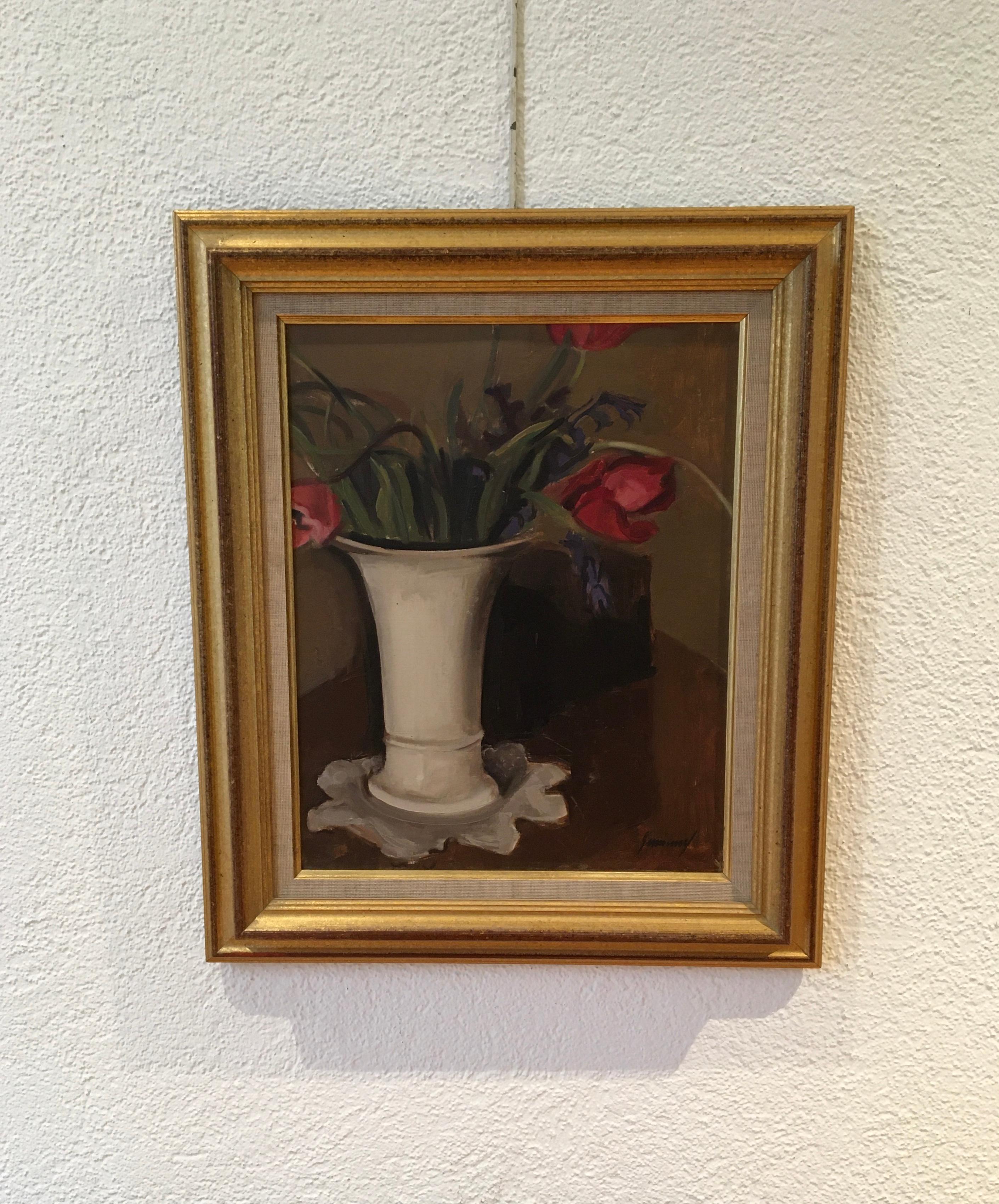 Blumenstrauß in weißer Vase und Pergament – Painting von René Guinand