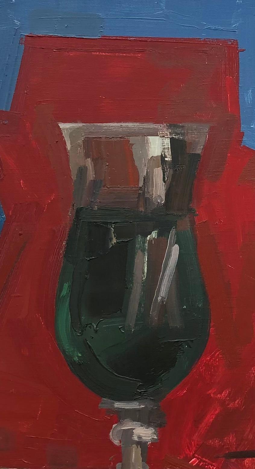 Arbeiten auf Leinwand
Weißer bündiger Holzrahmen
51 x 62.5 x 2.5  cm
Dieses faszinierende Werk zeigt ein eindrucksvolles Stillleben, in dem sich elegantes Glas von einem Hintergrund aus leuchtend roten Volltonflächen und beruhigenden Blautönen