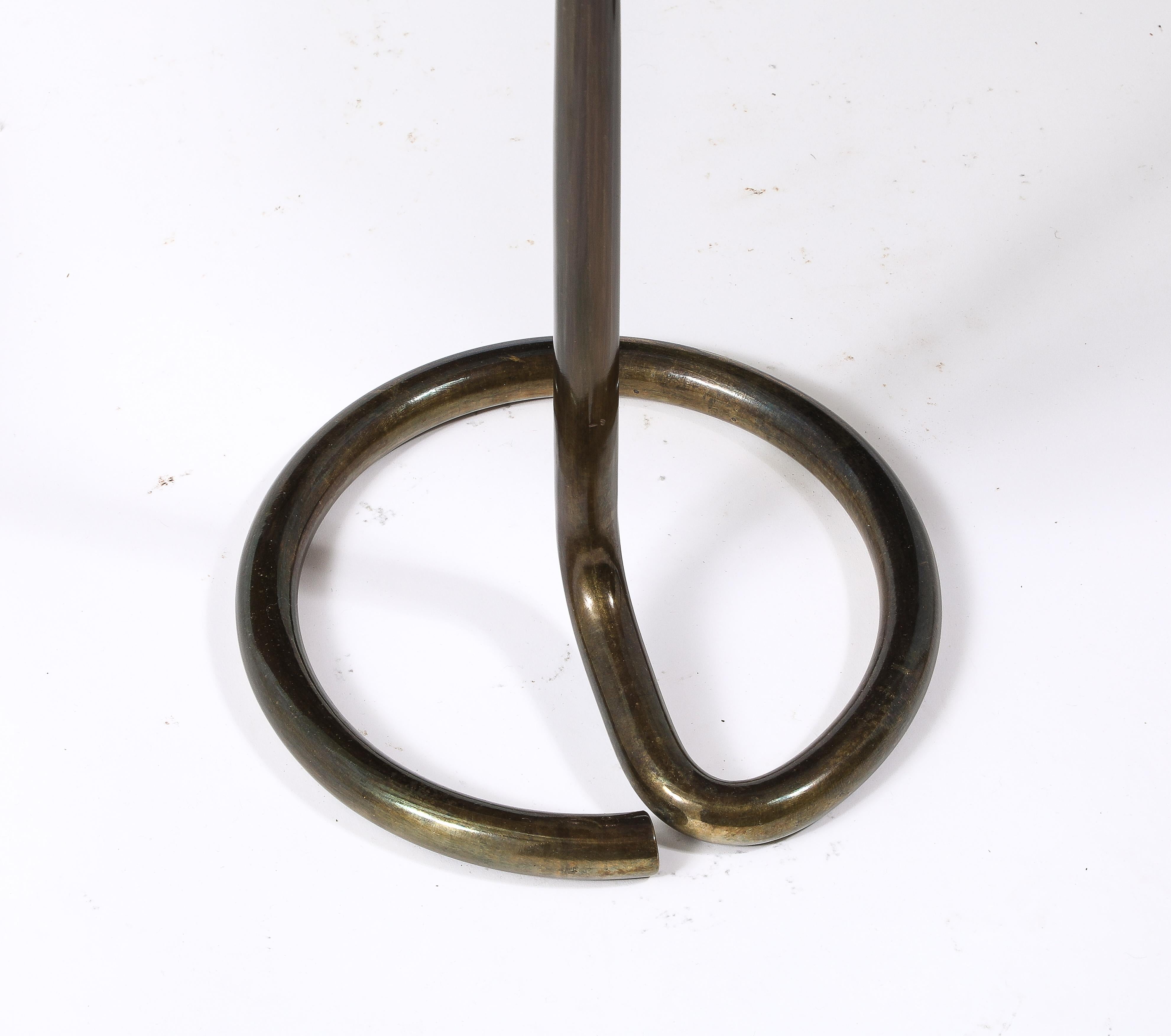 Table d'appoint en laiton et Oak Oak René Herbst, France 1950's 2