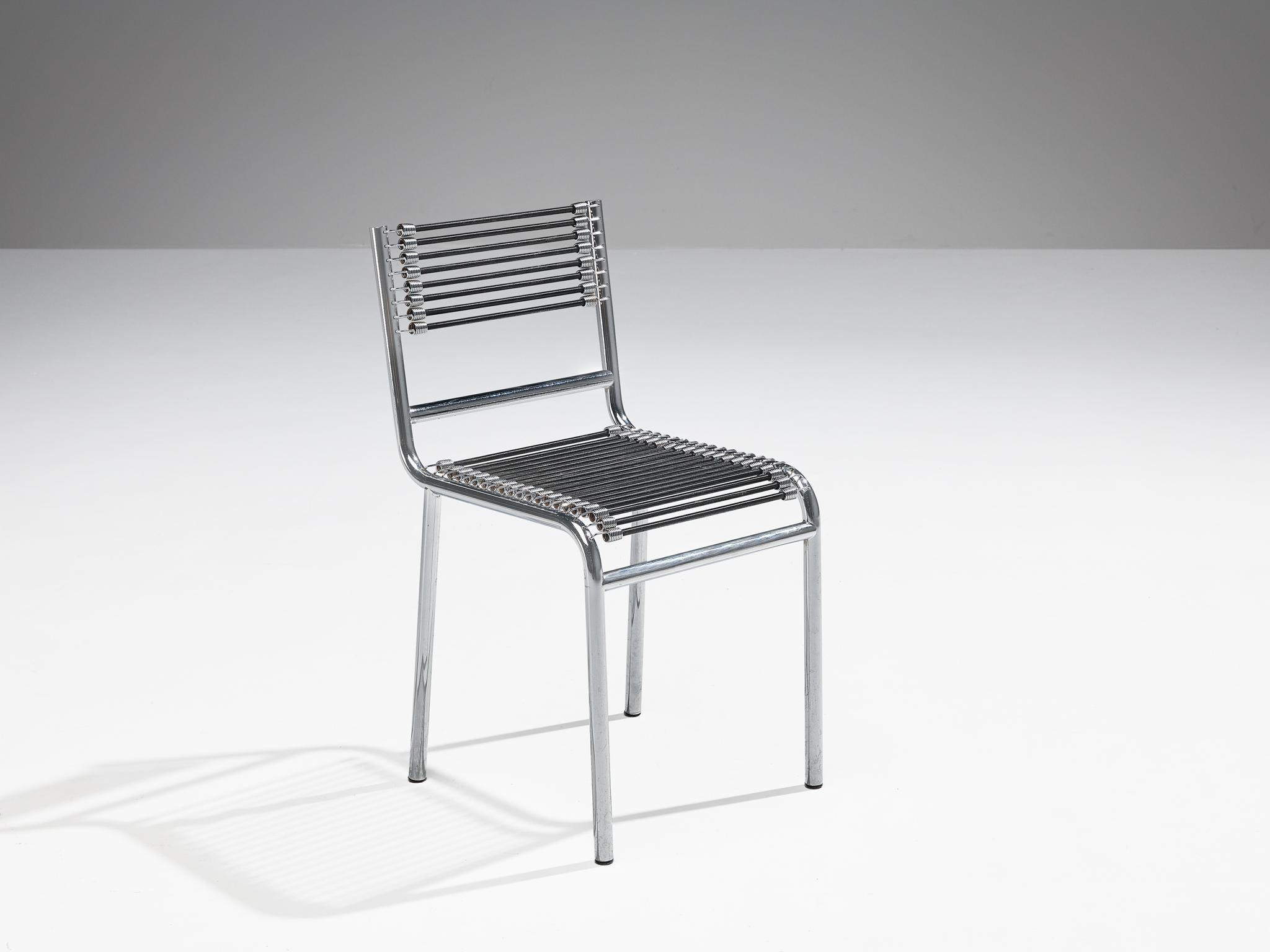 René Herbst, chaise 'Sandows', modèle '101', acier chromé, corde élastique, France, design 1928, produit dans les années 1970.

La chaise 'Steele' incarne les avancées industrielles des années 20, avec une construction en acier tubulaire intégrée à