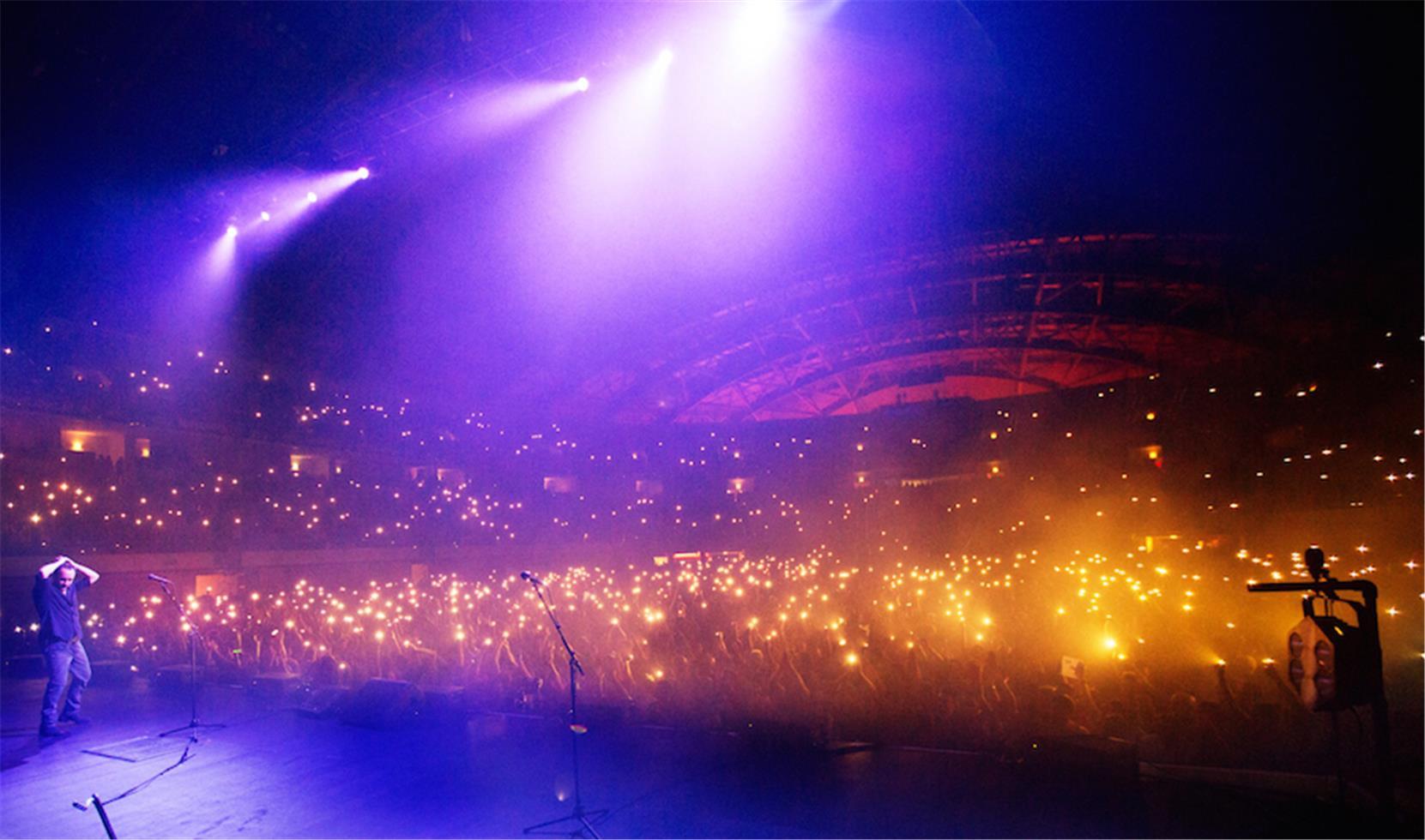 Rene Huemer Color Photograph – Dave Matthews Band, Auftakt, Meo Arena, Lissabon, Portugal, 2015