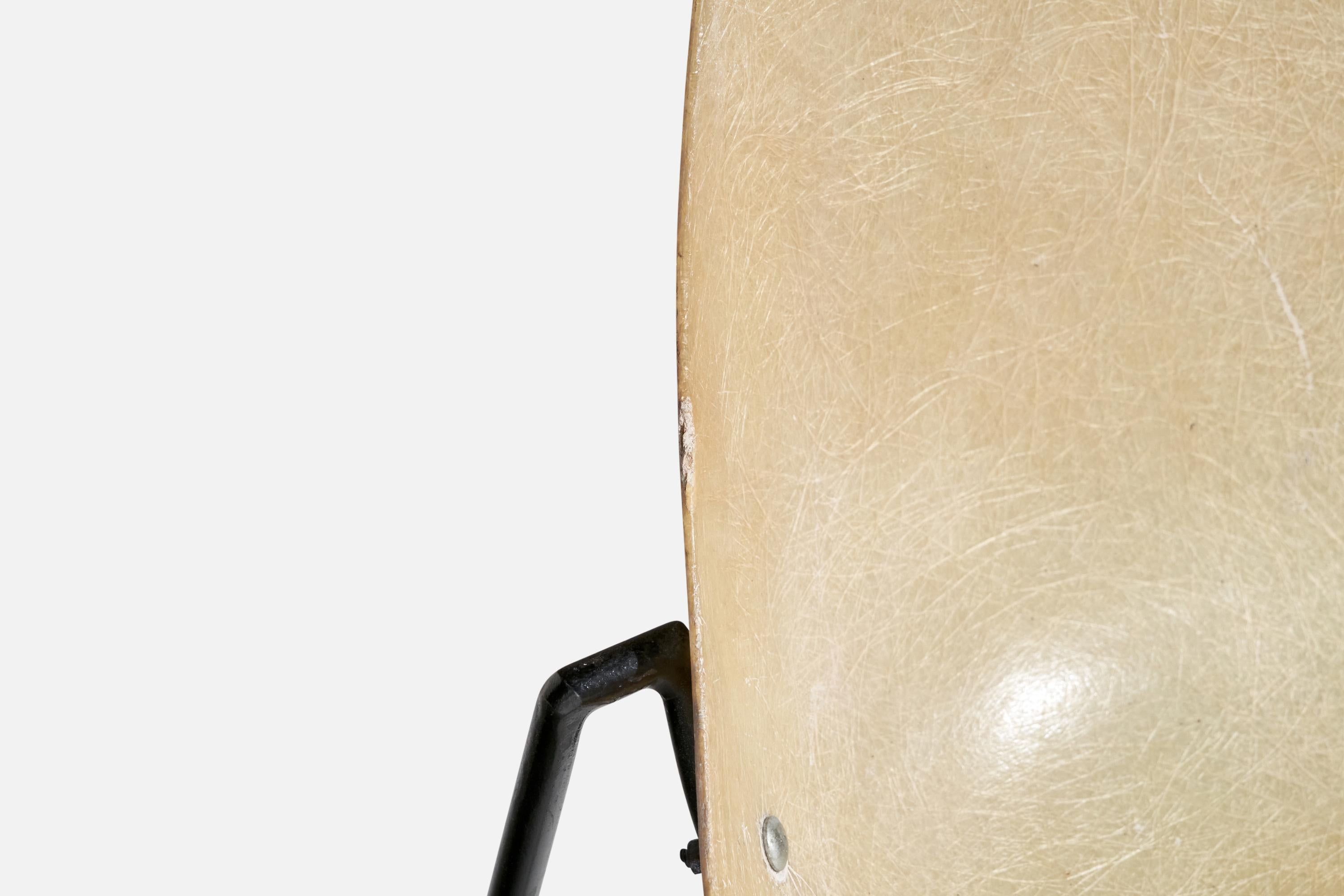 Mid-20th Century Rene-Jean Caillette, Side Chairs, Fiberglass, Metal, France, 1957 For Sale
