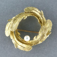 René Kern 18k Yellow Gold Pearl Brooch, Modern Design, France, 15.7grams