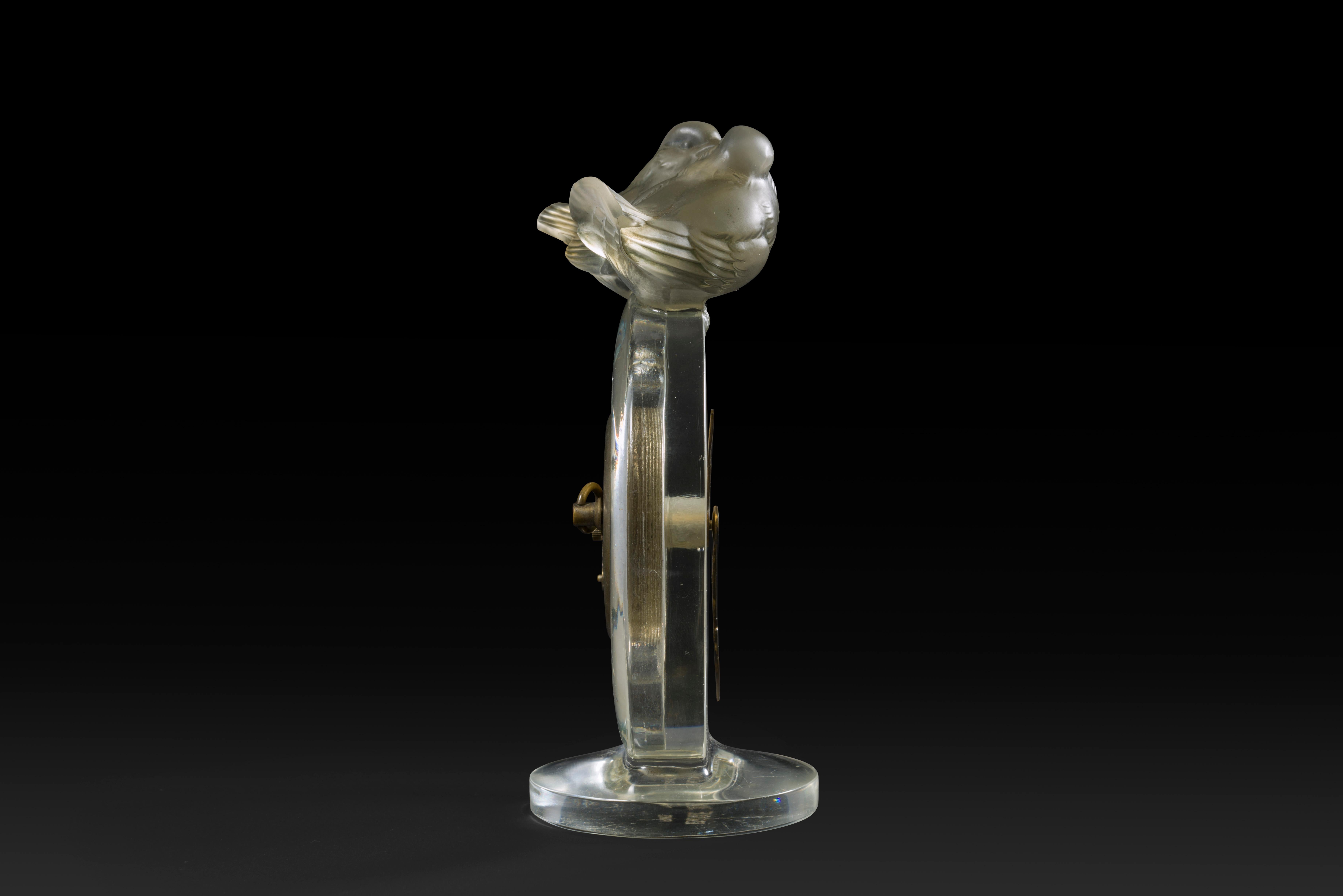 Art déco René Lalique (1860-1945) Pendule 8 jours ANTOINETTE (1931) en vente