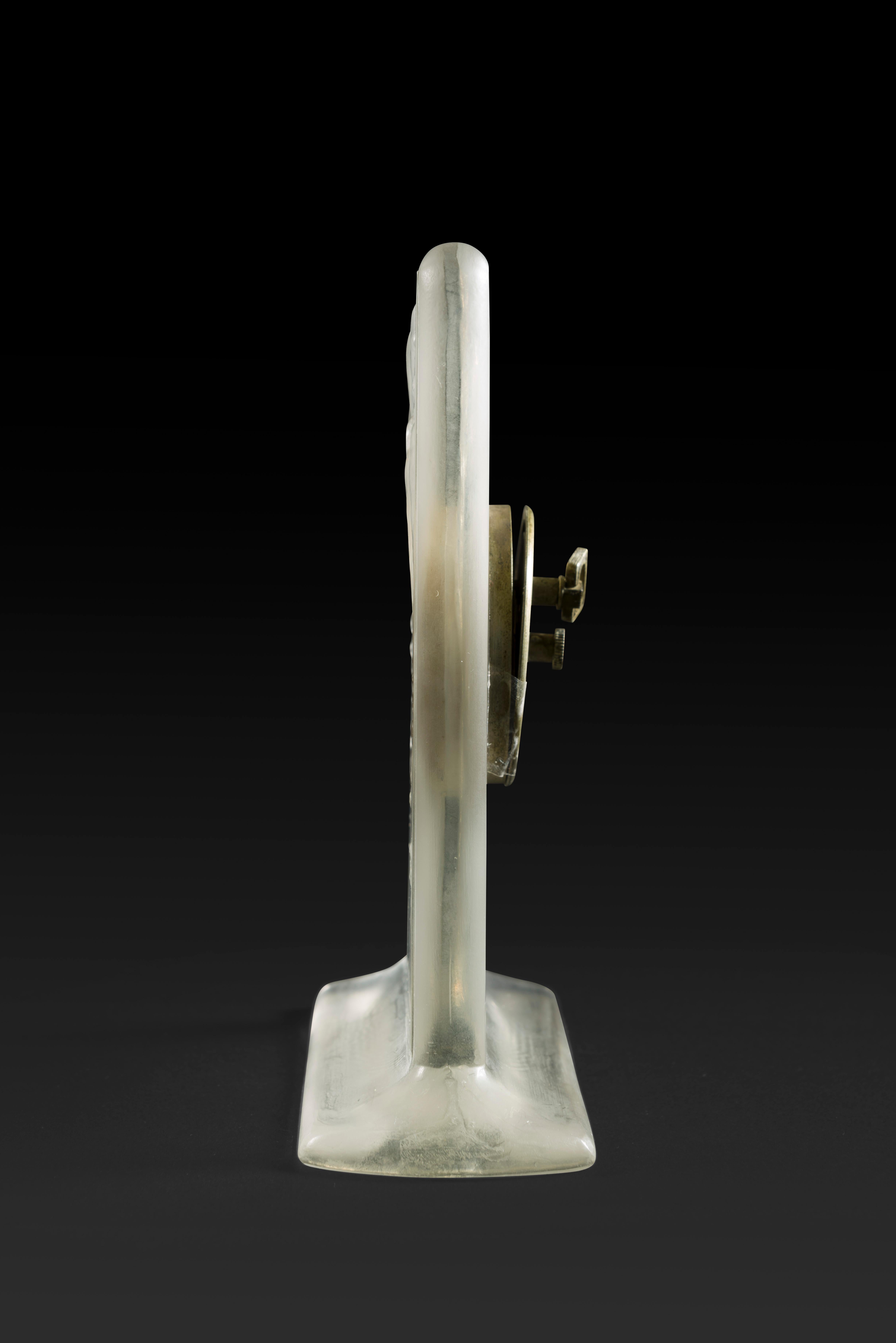Art Deco René Lalique (1860-1945) 8-Day Clock “ANTOINETTE” (1931) For Sale