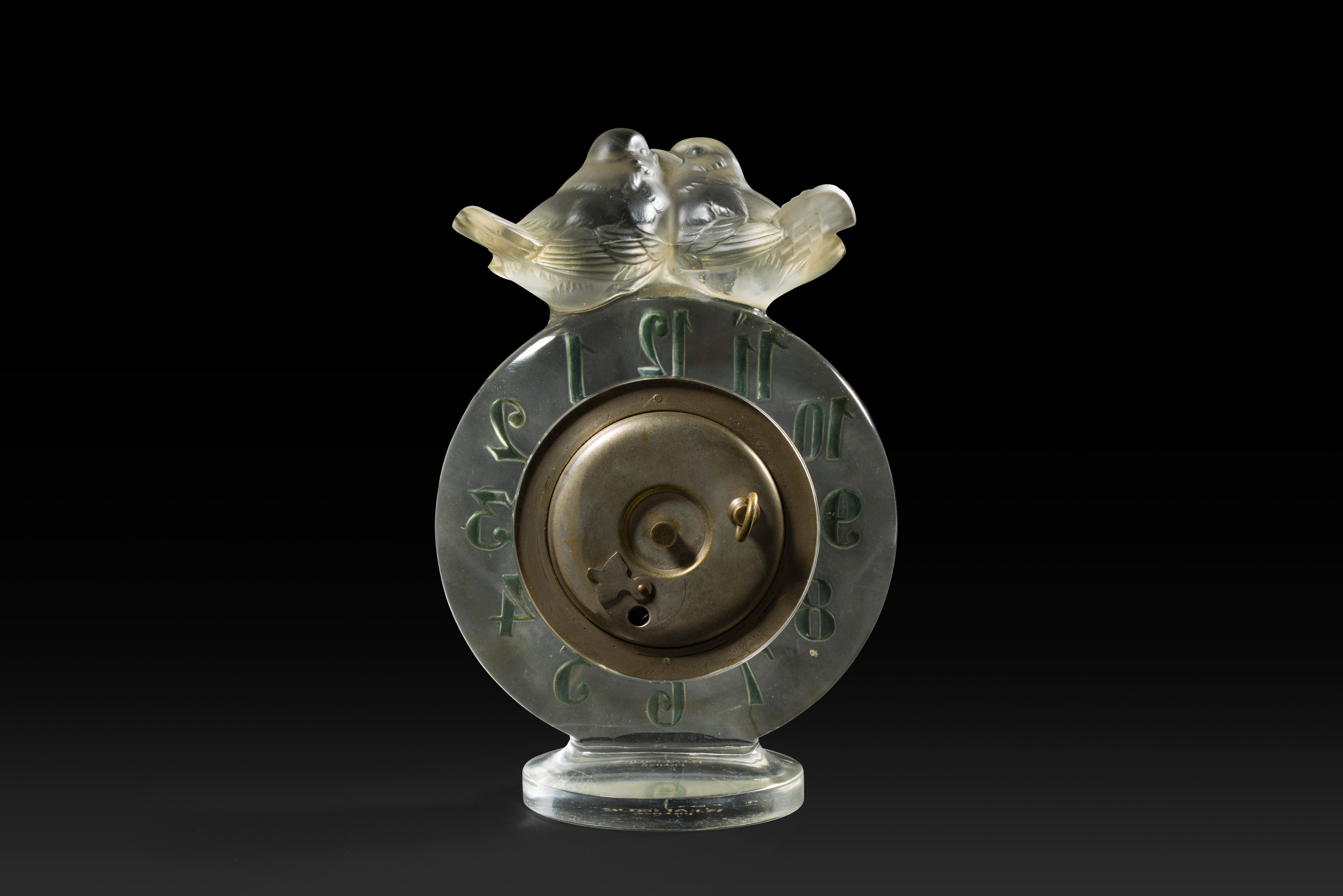 Français René Lalique (1860-1945) Pendule 8 jours ANTOINETTE (1931) en vente