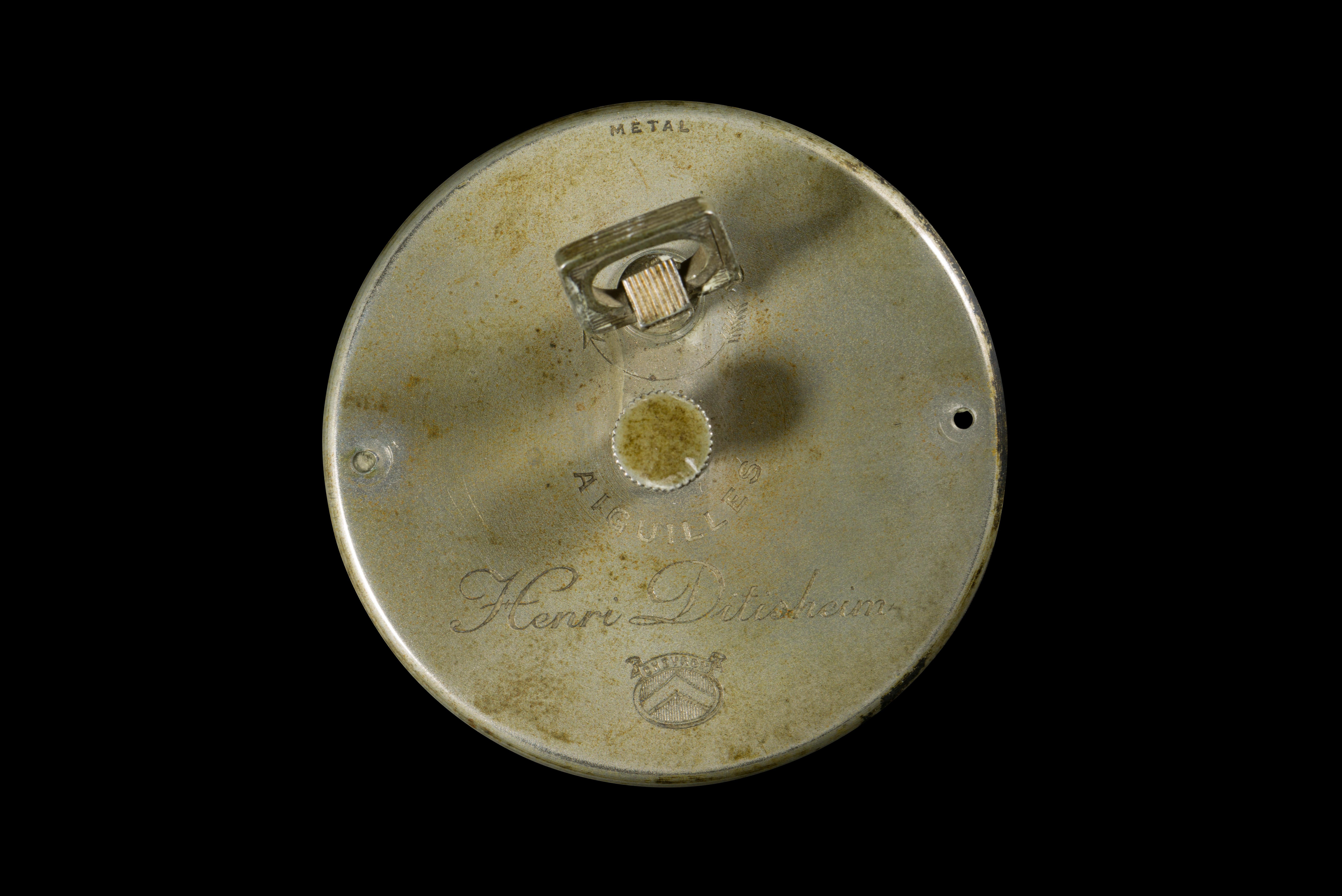 René Lalique (1860-1945) 8-Day Clock “INSEPARABLES” (1926) For Sale 3