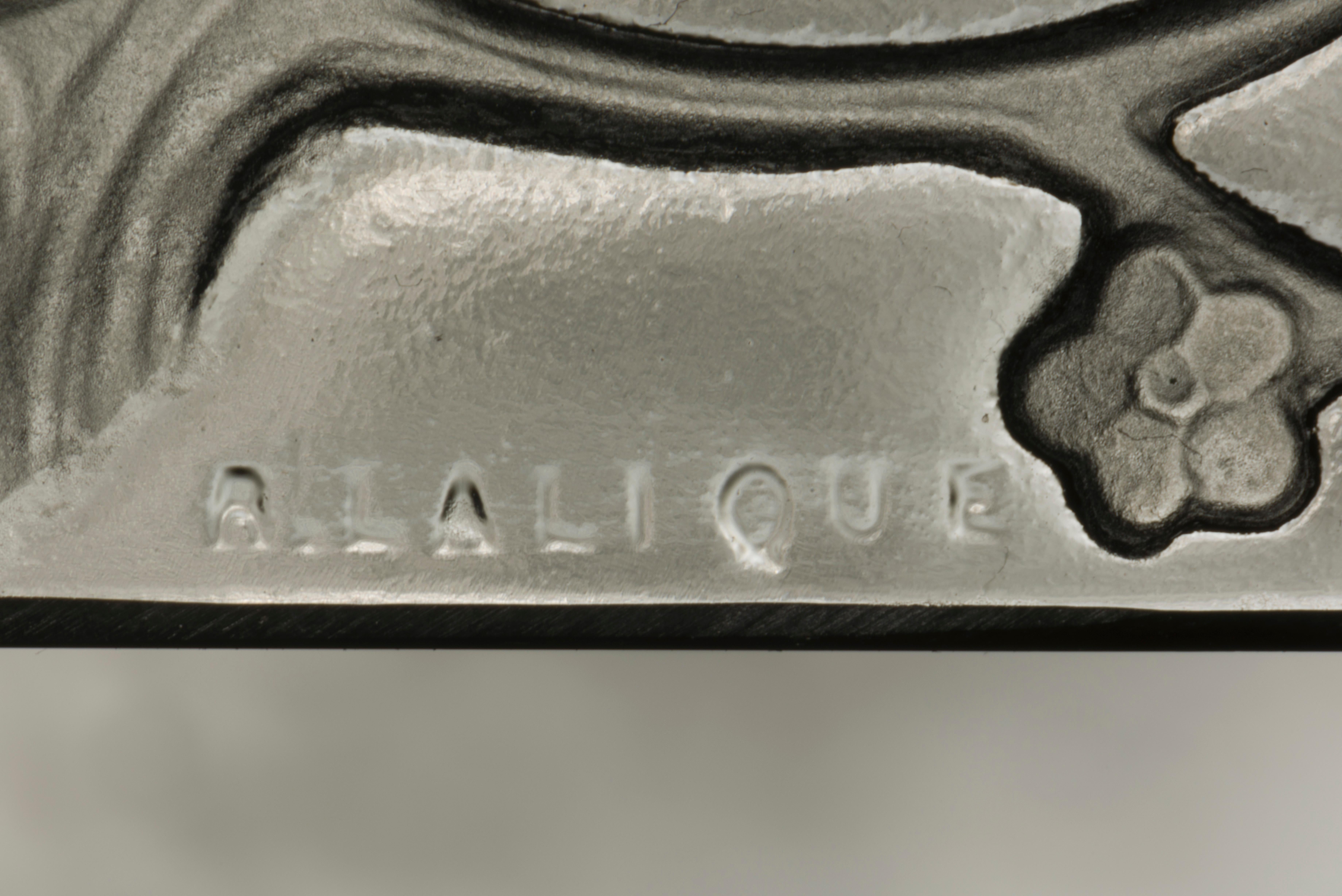 René Lalique (1860-1945) 8-Day Clock “INSEPARABLES” (1926) For Sale 5