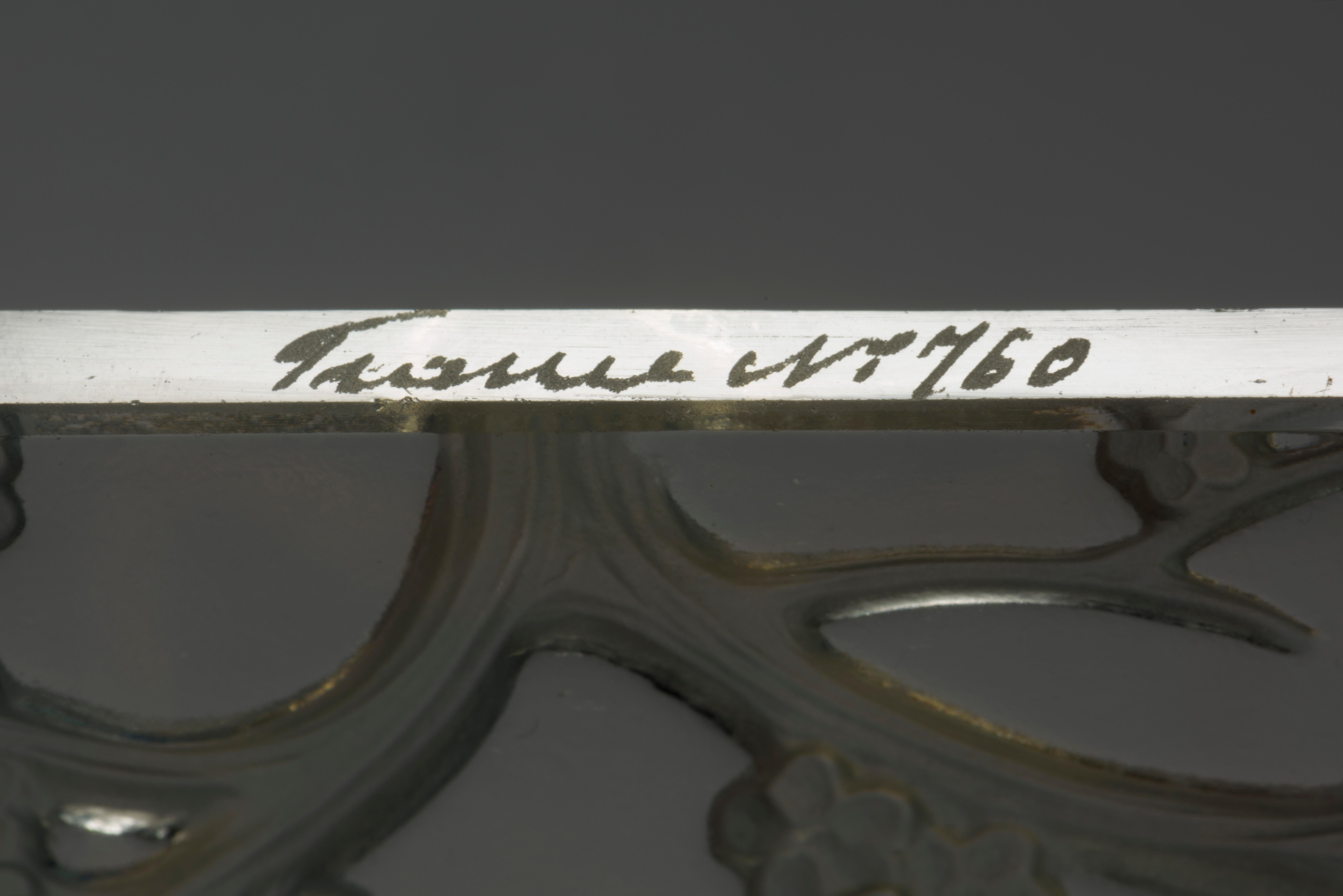 René Lalique (1860-1945) 8-Day Clock “INSEPARABLES” (1926) For Sale 6