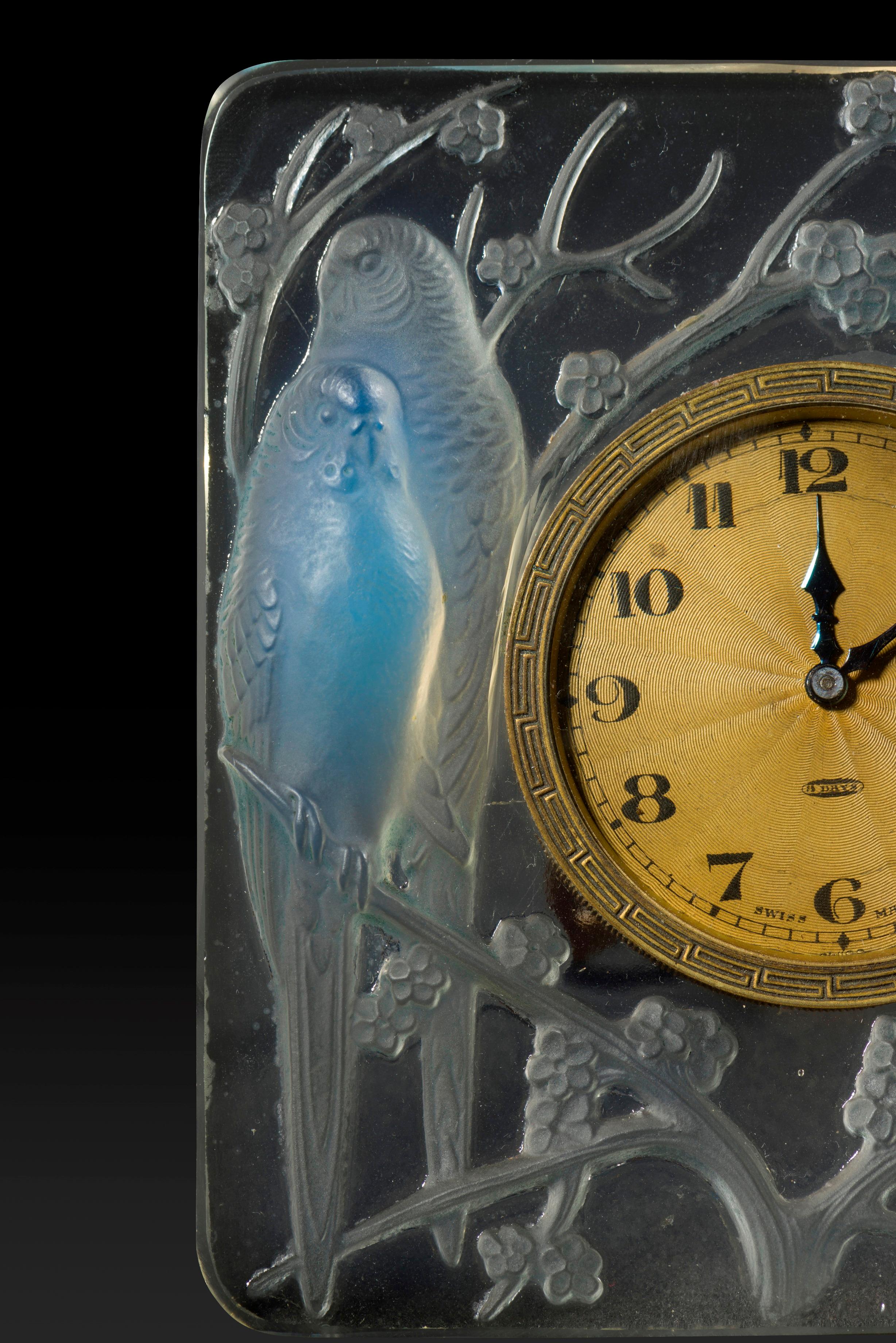 René Lalique (1860-1945) 8-Day Clock “INSEPARABLES” (1926) In Fair Condition For Sale In Ixelles, BE