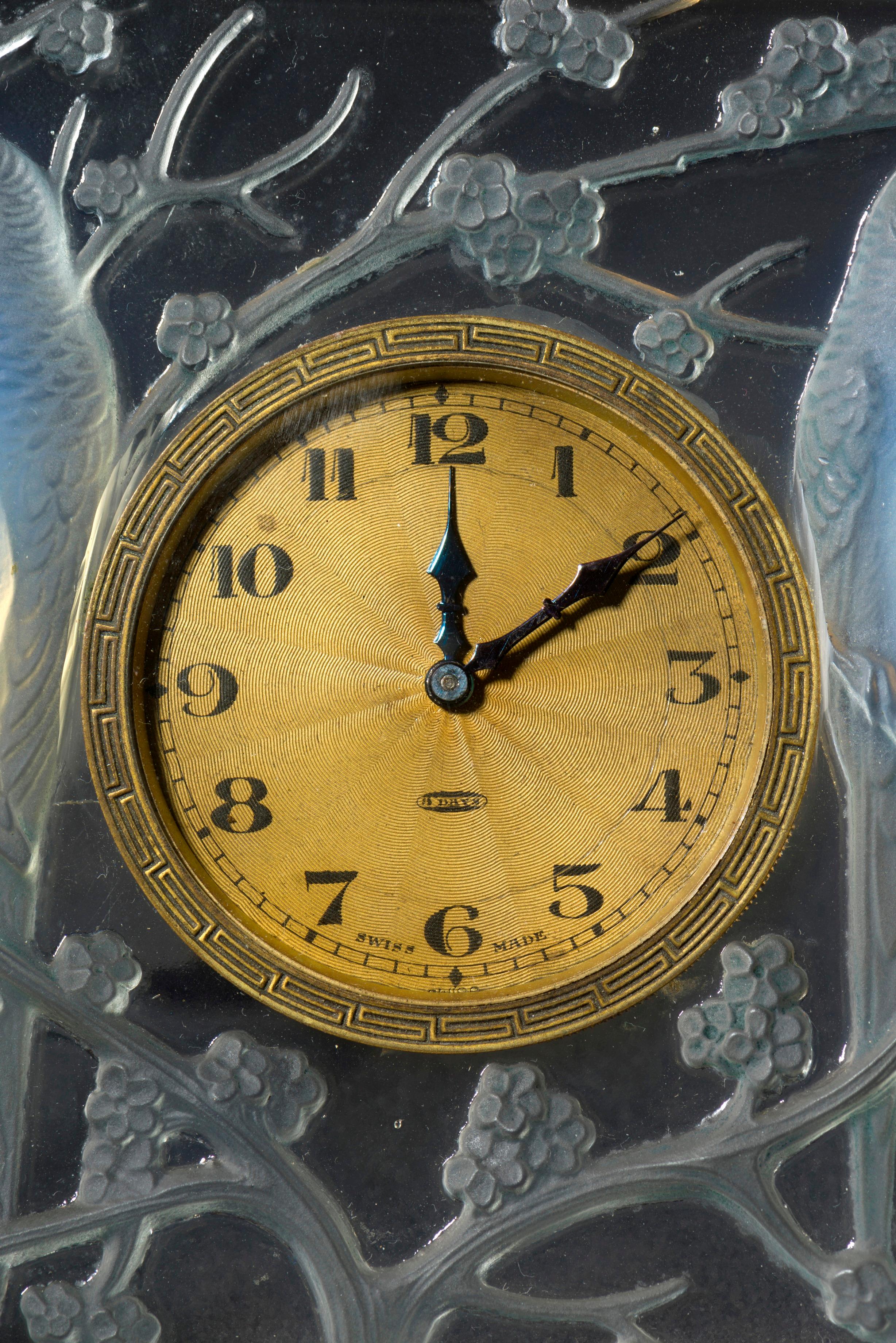 René Lalique (1860-1945) 8-Day Clock “INSEPARABLES” (1926) For Sale 1