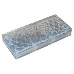 René Lalique (1860-1945) "Abduhla " Rara caja de cigarrillos de cristal opalescente 1934