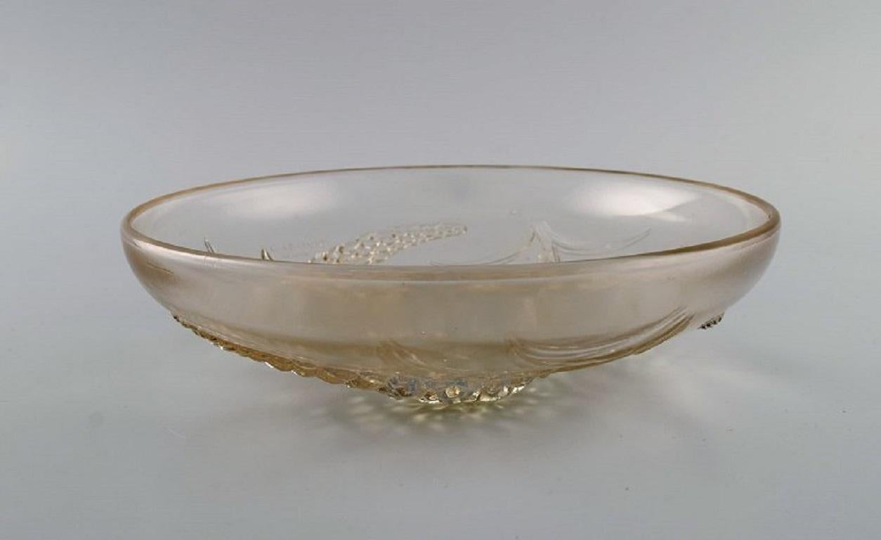René Lalique, France, Early and Rare Veronique Bowl In Excellent Condition In Copenhagen, DK