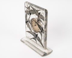 René Lalique (1860-1945), Glasuhr "Pendulette 8 jours Cinq Hirondelles" 1920