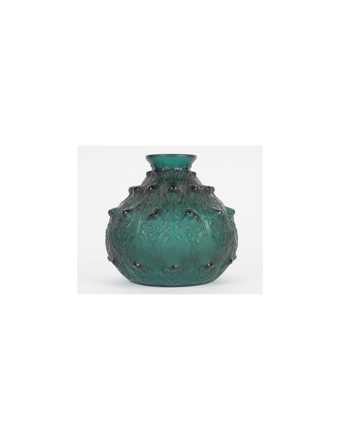 20th Century René Lalique 1912Green Tinted Fern Vase For Sale