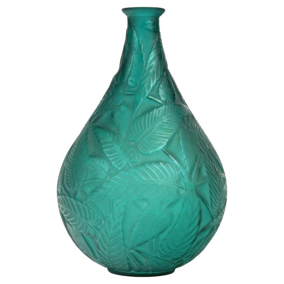 René LALIQUE -1923- Emerald green tinted “SAUGE” vase