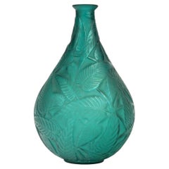 René LALIQUE -1923- Emerald green tinted “SAUGE” vase