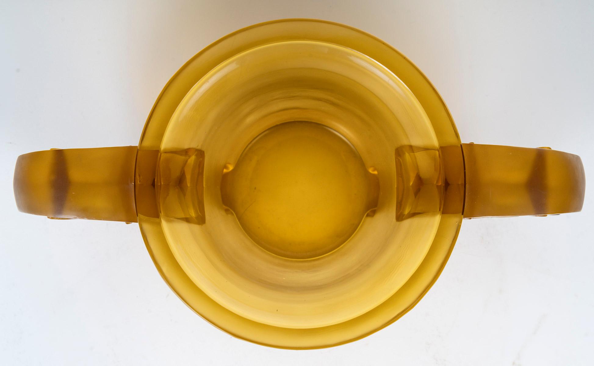 French René Lalique -1926 Vase “Pierrefonds” tinted amber yellow