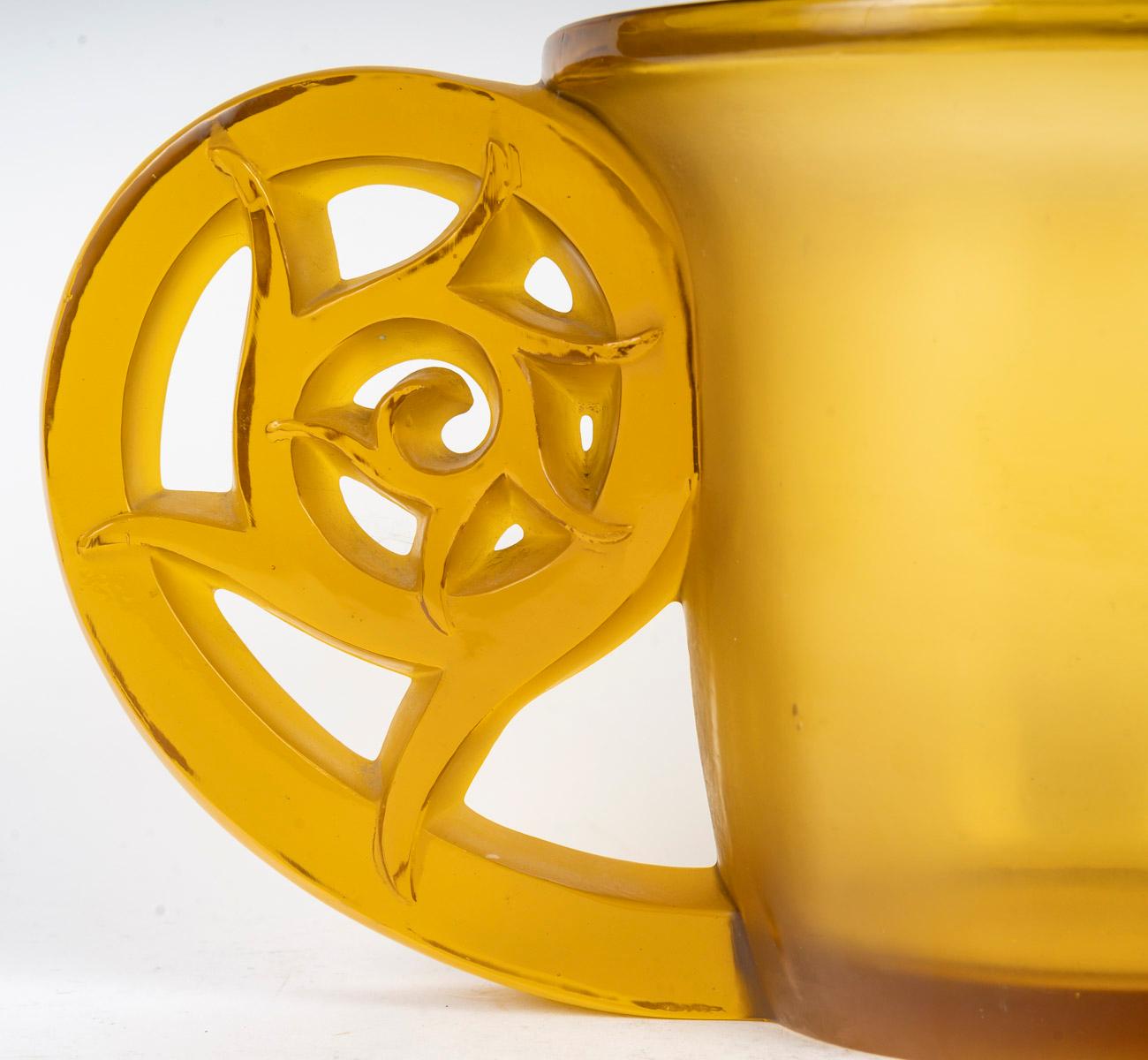 René Lalique -1926 Vase “Pierrefonds” tinted amber yellow 1