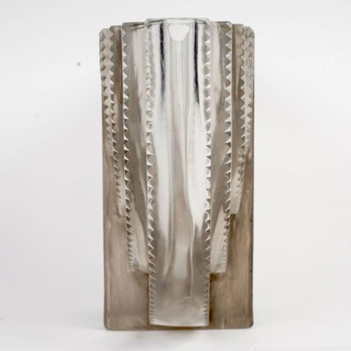 Français René Lalique - Vase Villard 1936 en vente