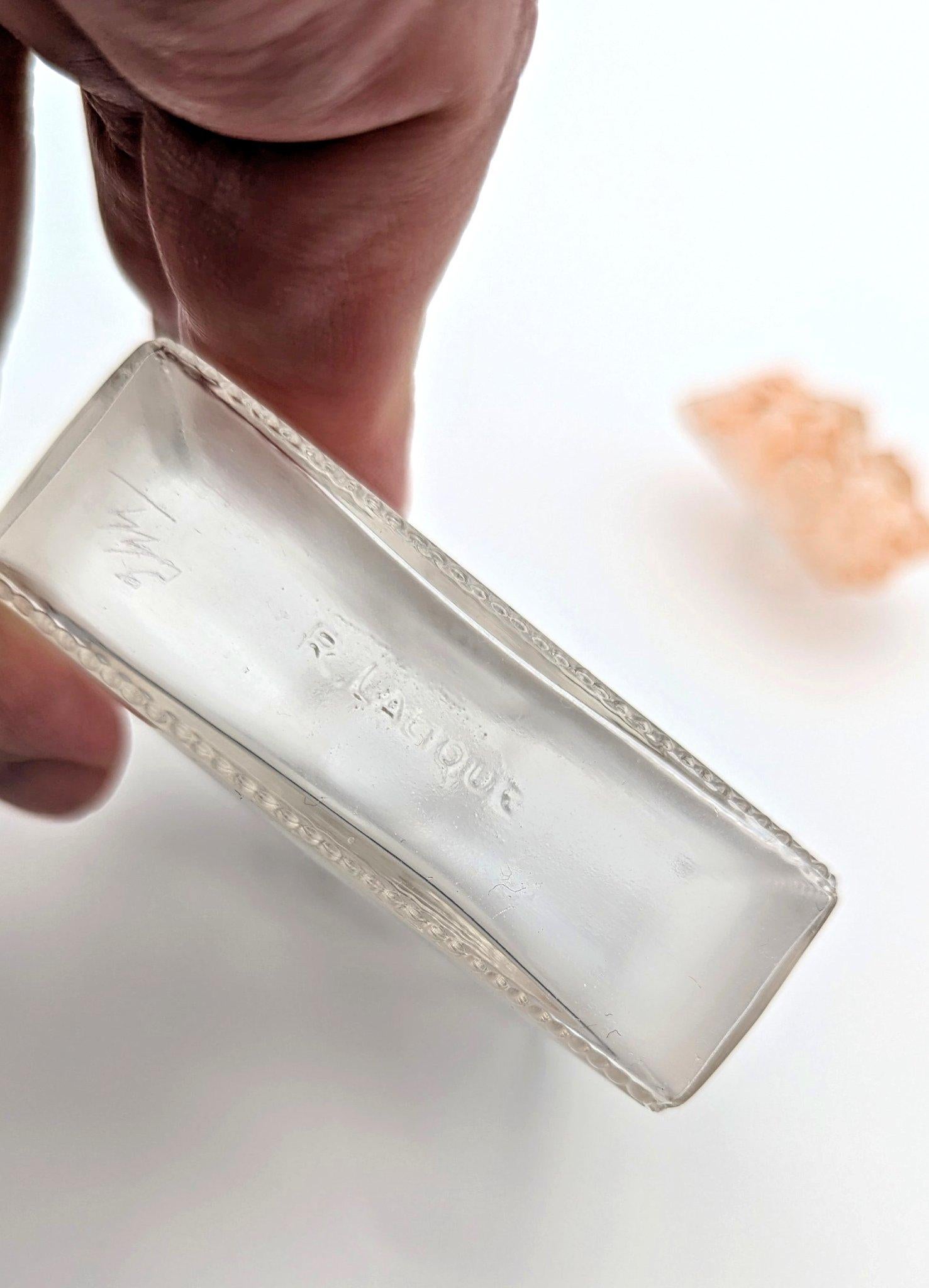 René Lalique a glass perfume bottle Fleurs de France for D’Orsay, ca. 1919 In Good Condition For Sale In Aachen, DE