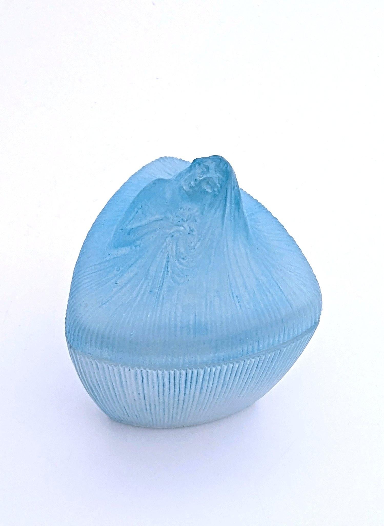 Art nouveau René Lalique, boîte à poudre Tête de Femme pour Coty, vers 1912 en vente