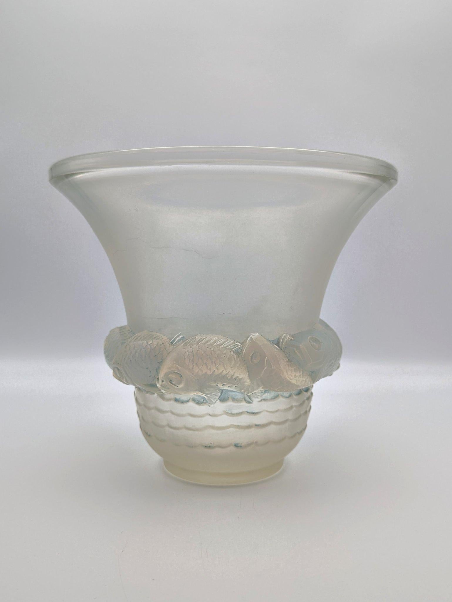 Feine opalisierende Vase 
