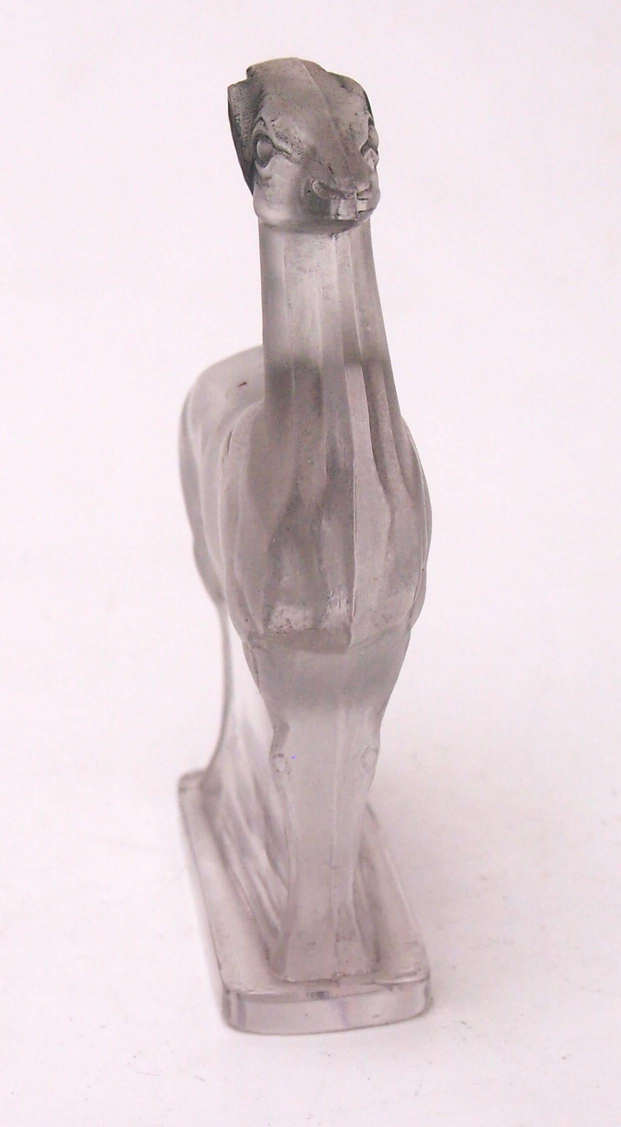 Papierbeschwerer „Antelope“ von Rene Lalique, signiert um 1929, original grau lackiert (Französisch) im Angebot