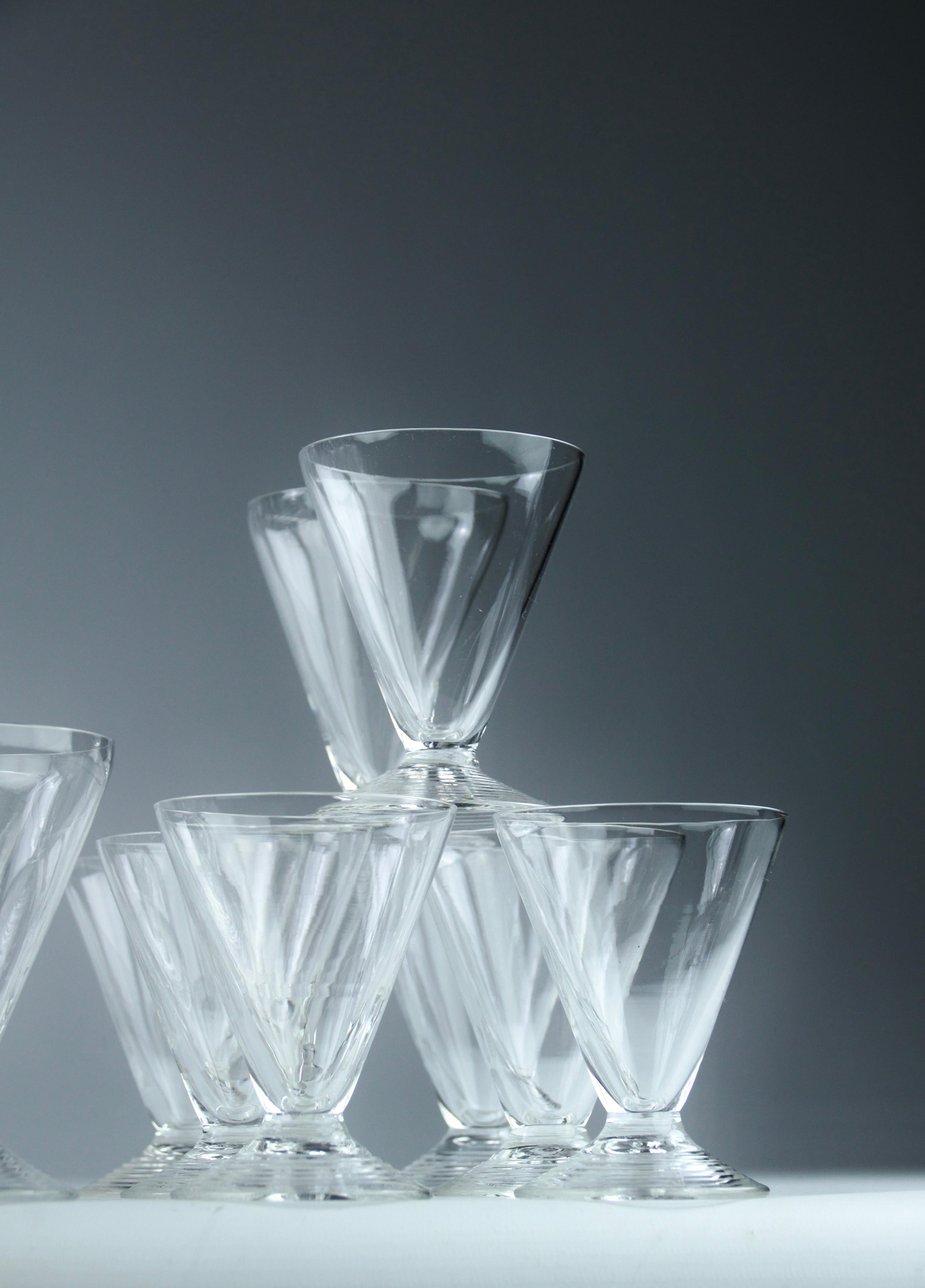 Metà XX secolo René Lalique, Servizio di vetro Arbois (43 pezzi), Art Deco francese 1937 in vendita