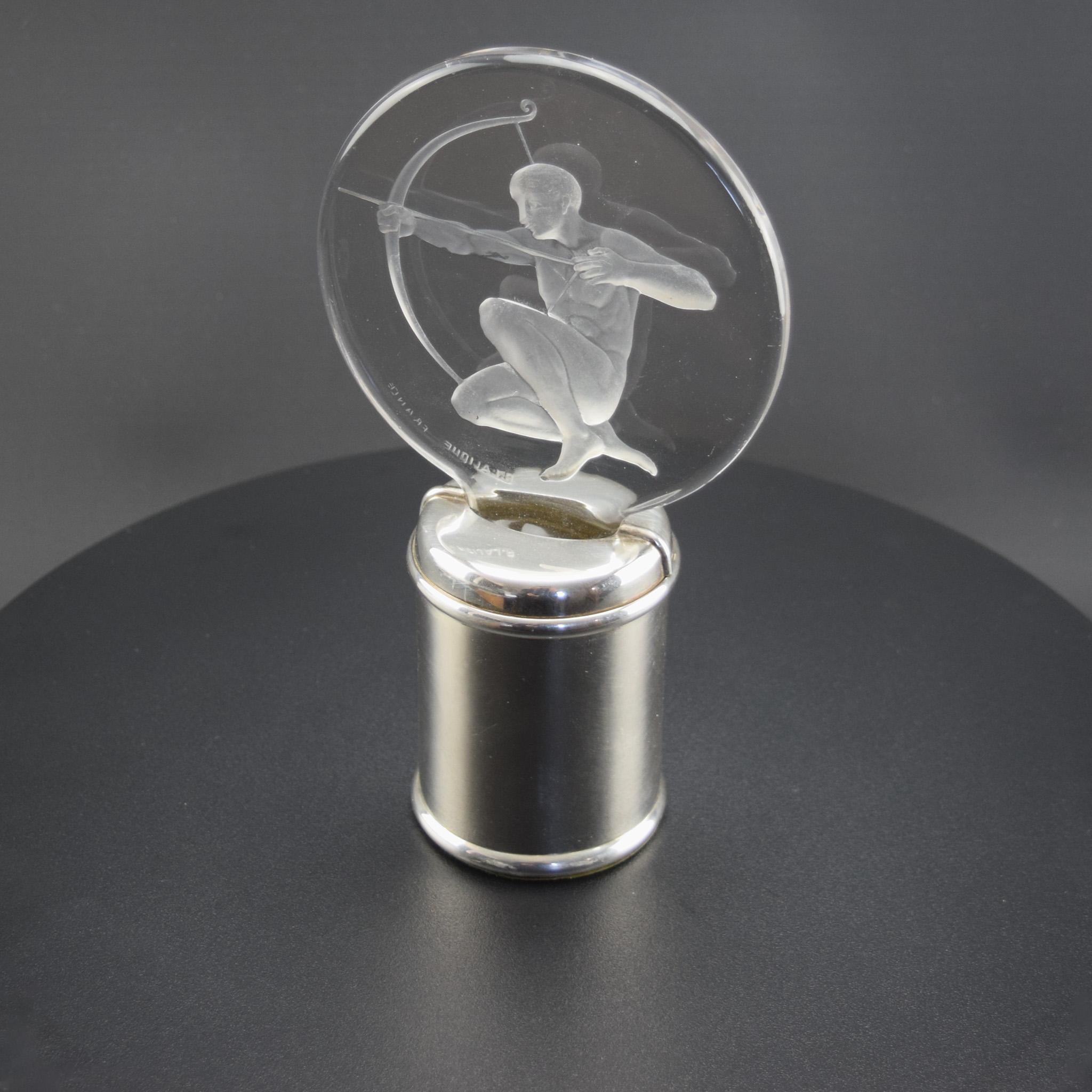 Arquero René Lalique mascota de coche C1926 montado sobre un zócalo de plata principios del siglo XX