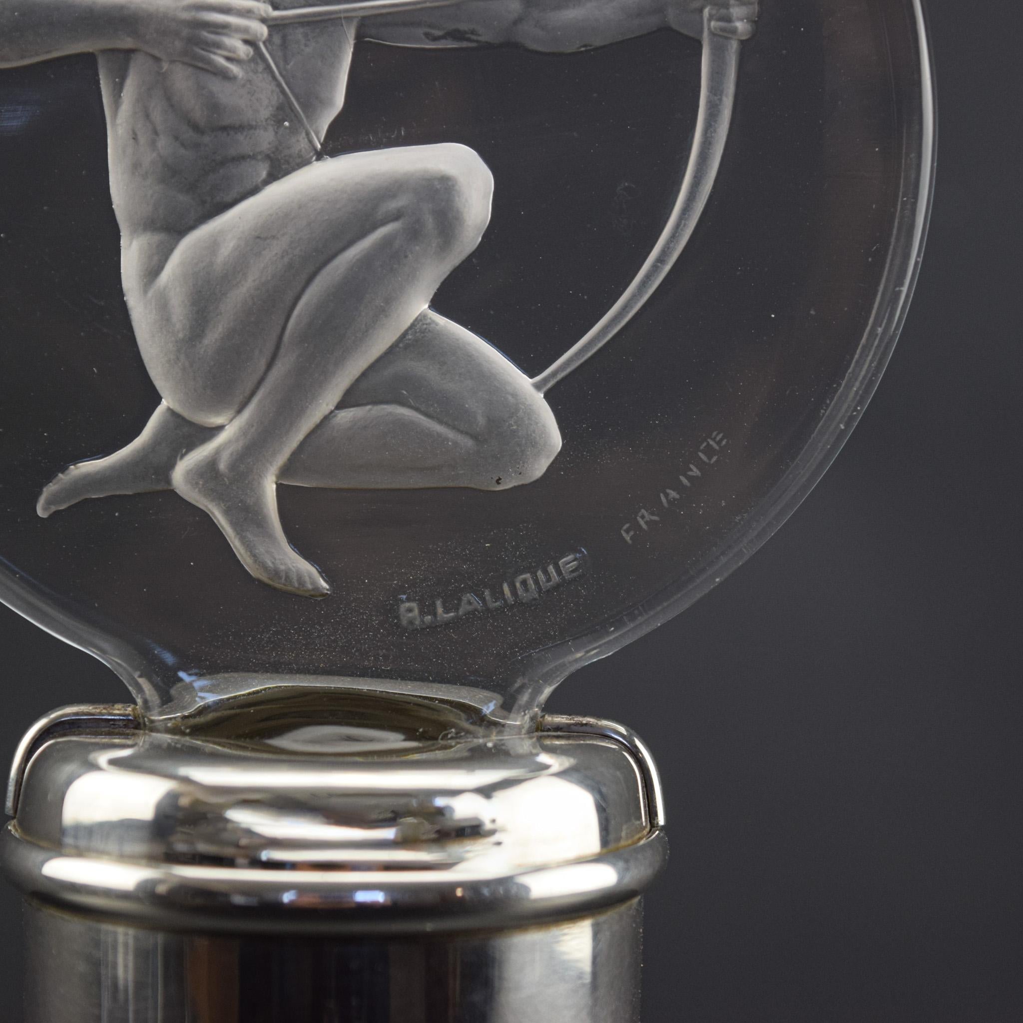 Arquero René Lalique mascota de coche C1926 montado sobre un zócalo de plata 1
