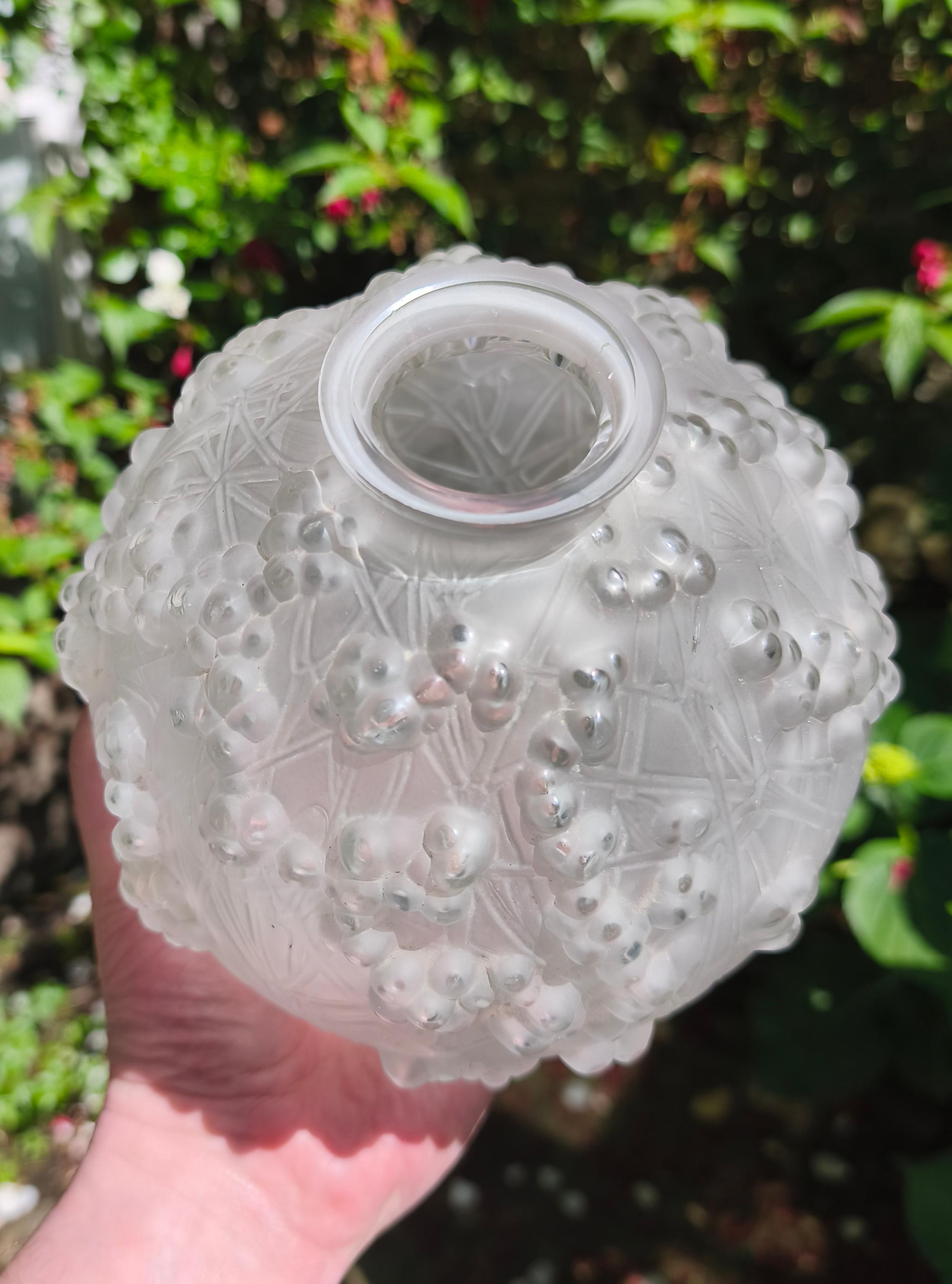 Jarrón de cristal art déco René Lalique 
