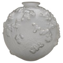 René Lalique art deco glass vase "Druide", made in France, ca. 1924