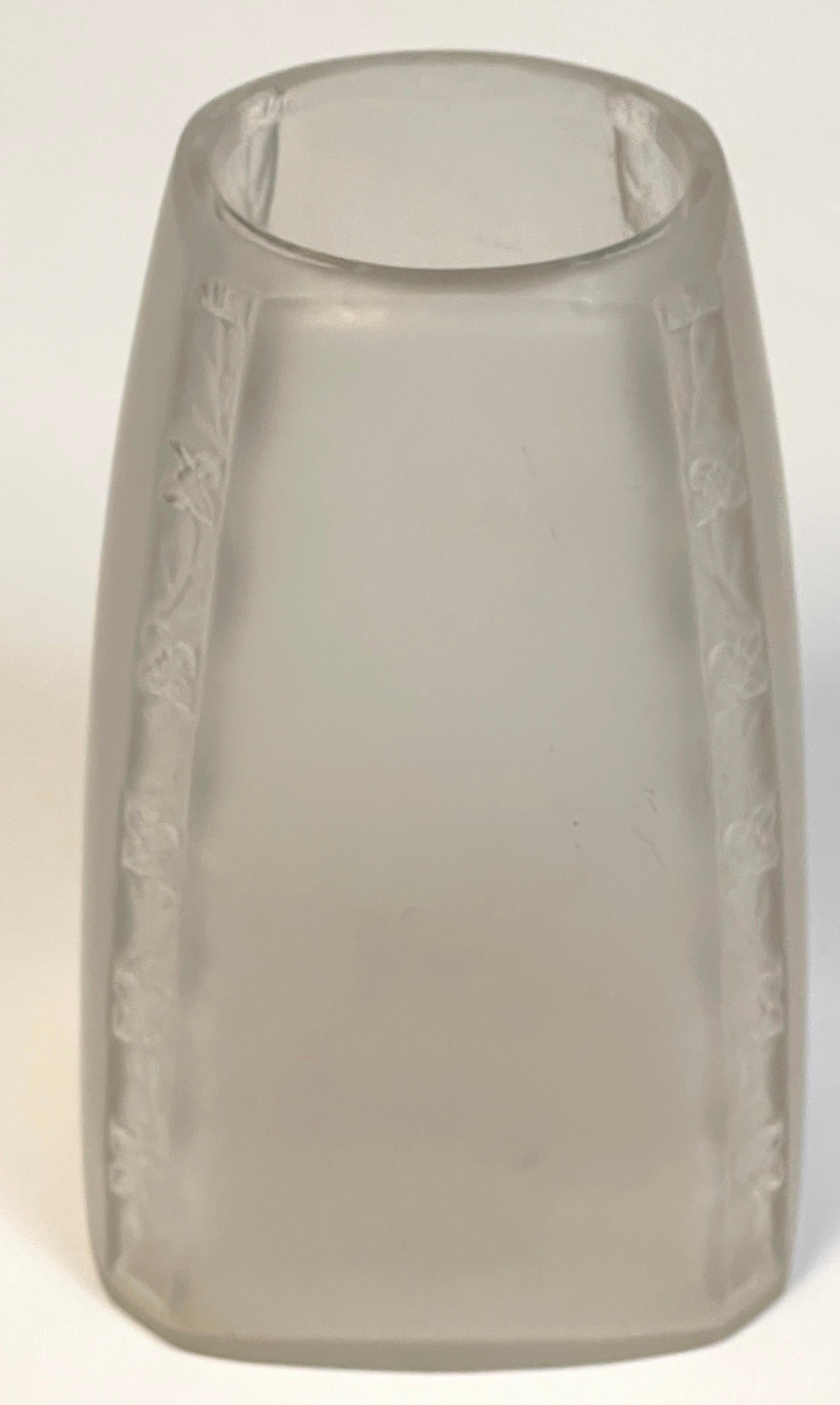 Rene Lalique Art Deco Glass Vase For Sale 1