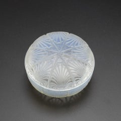 Rene Lalique Art Deco opalescent coquilles box C1920
