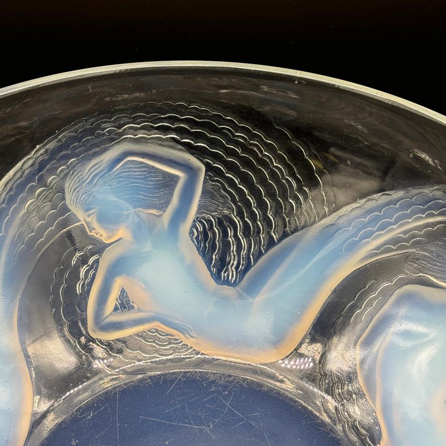 Français René Lalique Art Deco Bol Calypso en verre opalescent en vente