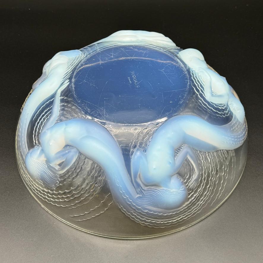 Verre René Lalique Art Deco Bol Calypso en verre opalescent en vente