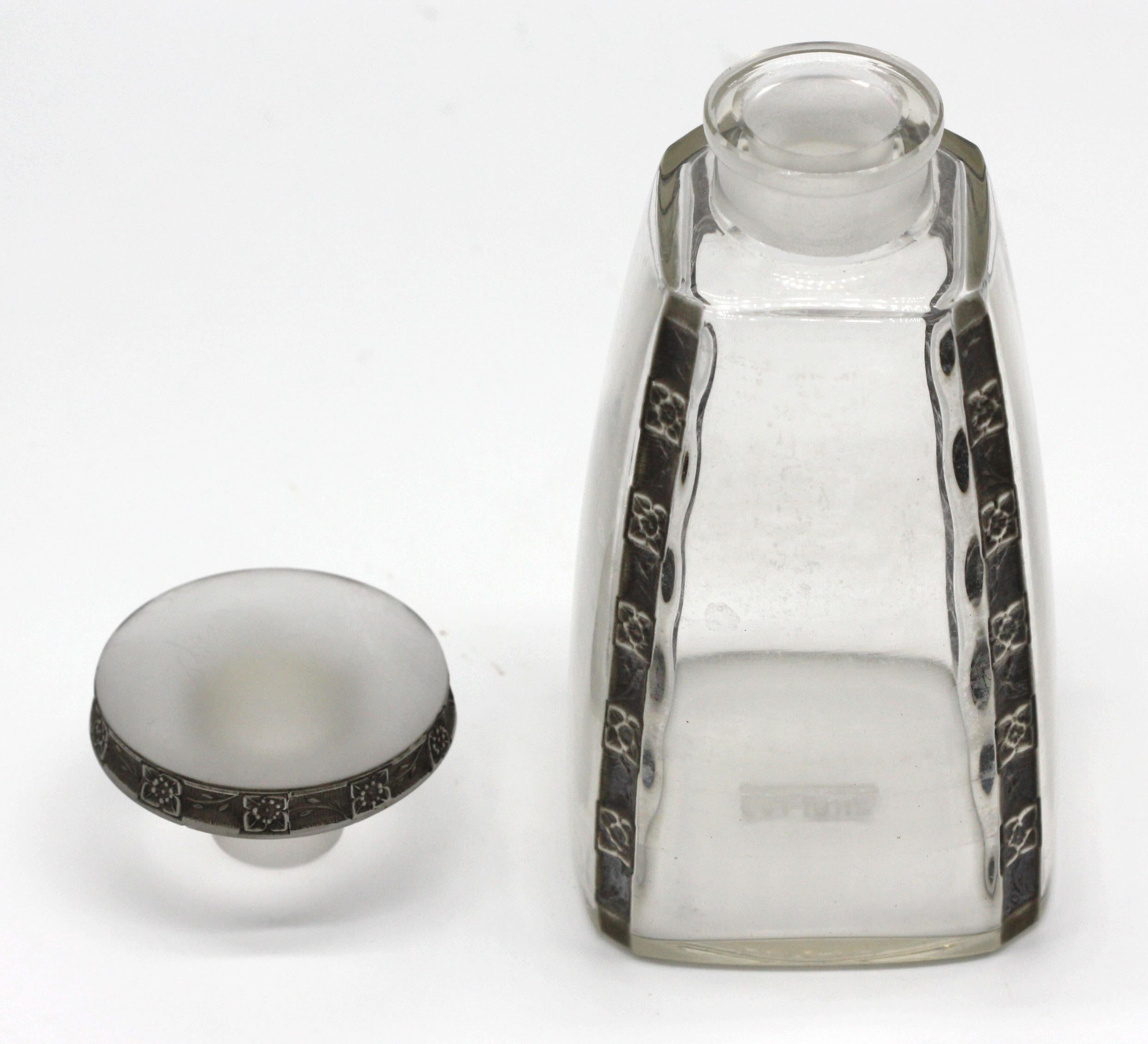 Rene Lalique Art Deco R. Lalique Molded Glass Fleurettes Perfume Bottle For Sale 3