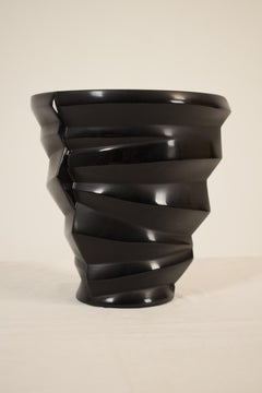 21ème siècle, Vase en verre noir Dixie par Lalique