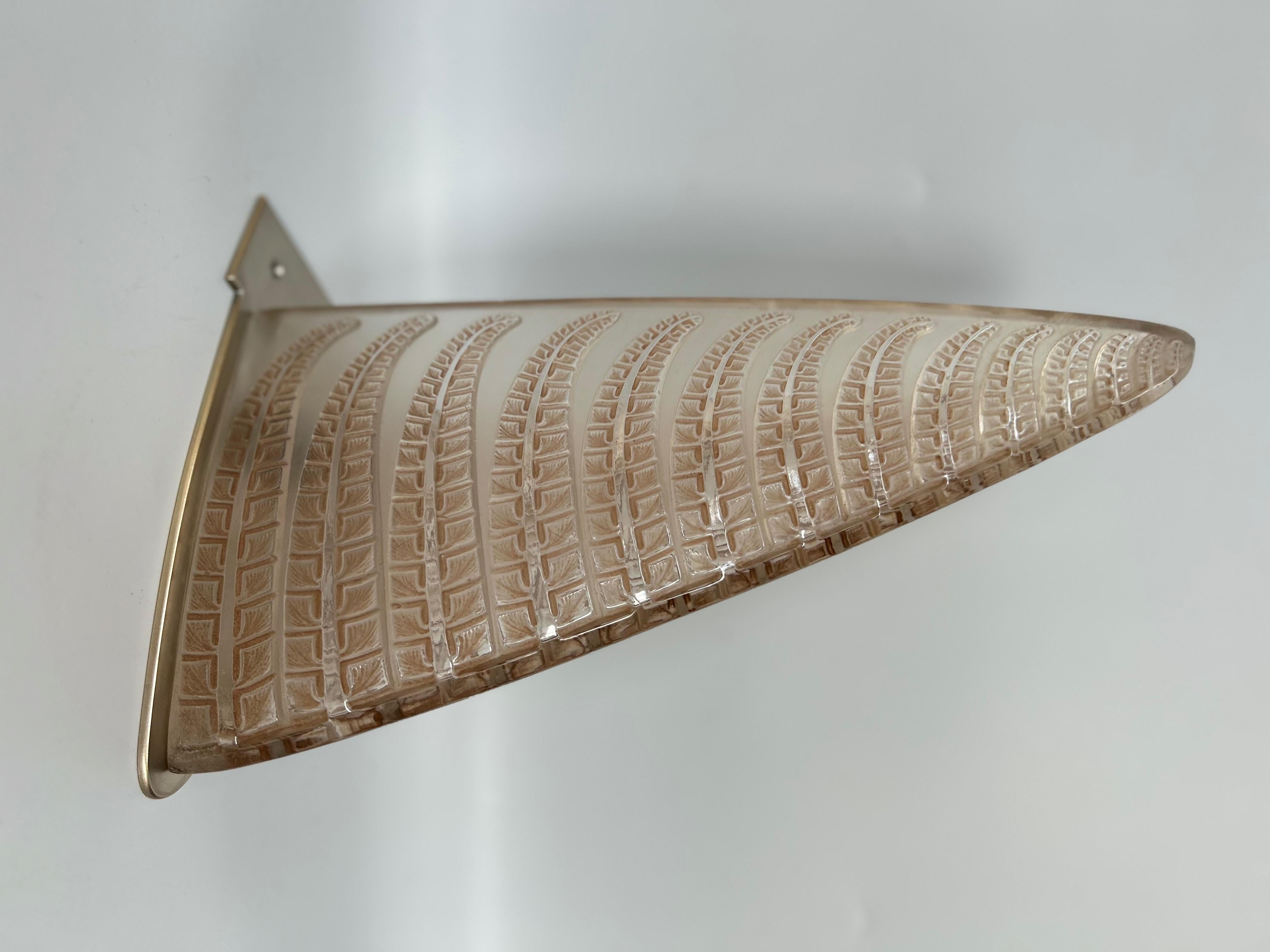 Lámpara de pared Art Déco René Lalique Modelo Fougère en venta 3