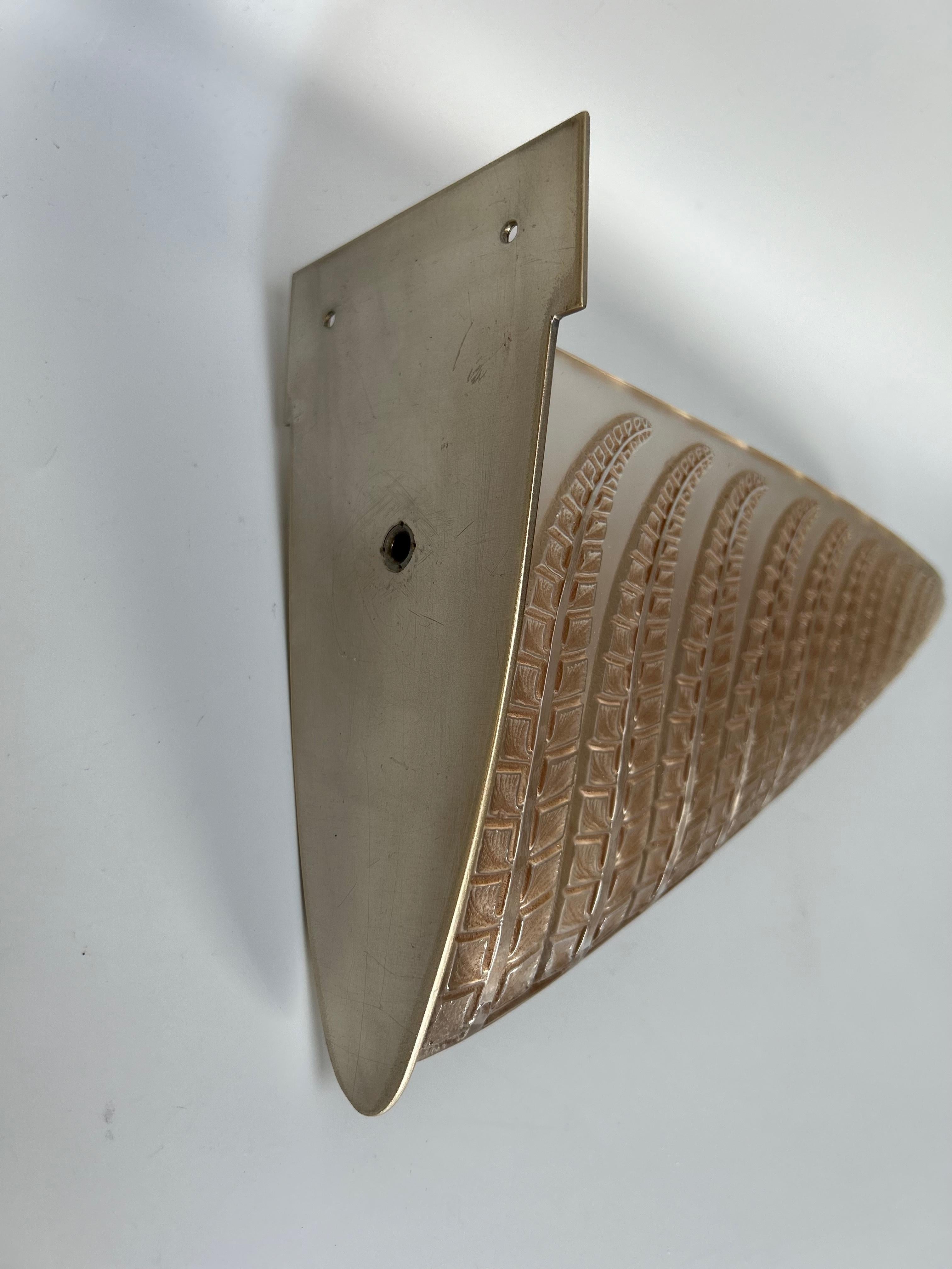 Lámpara de pared Art Déco René Lalique Modelo Fougère en venta 5