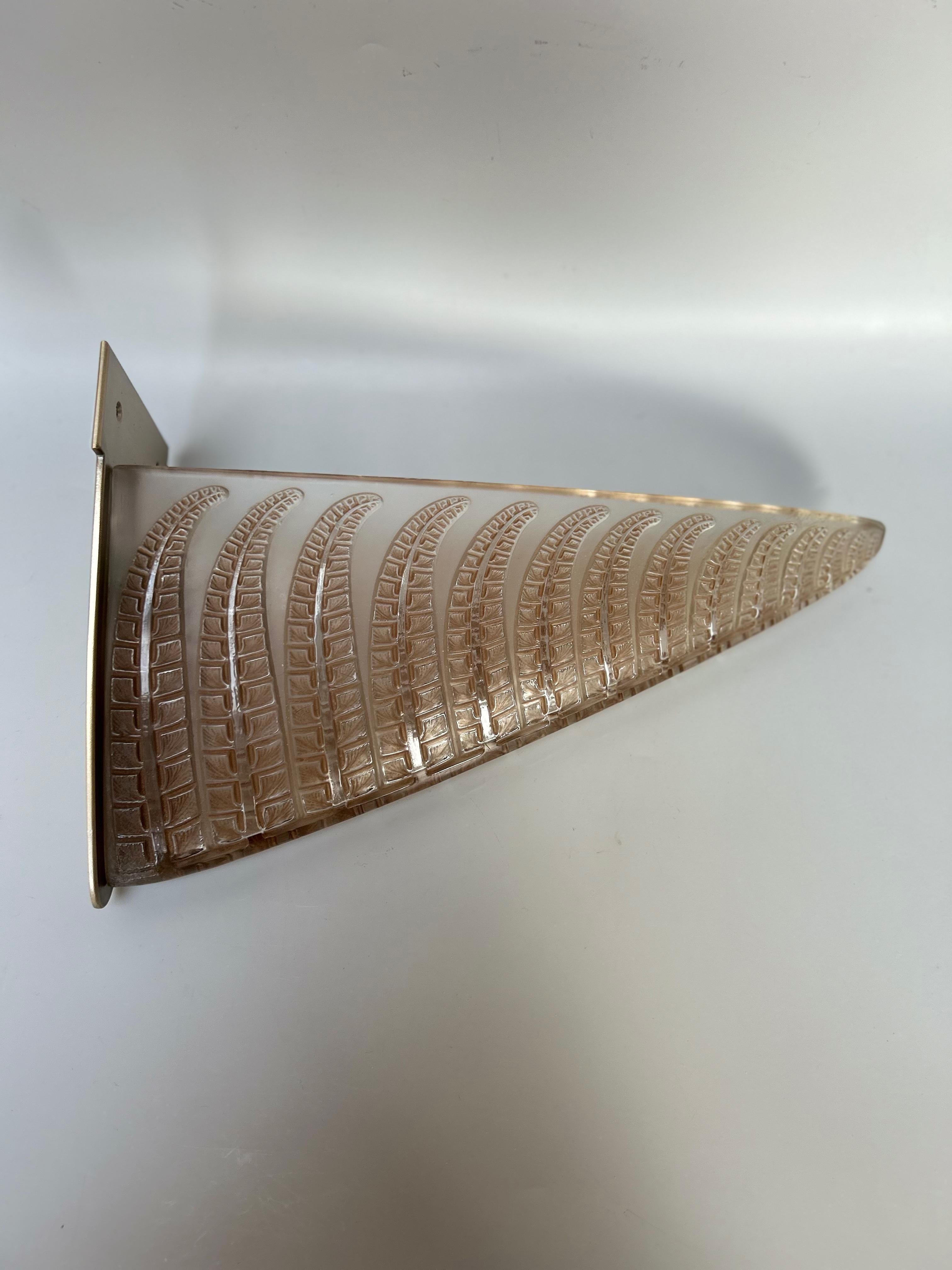 Lámpara de pared Art Déco René Lalique Modelo Fougère en venta 6