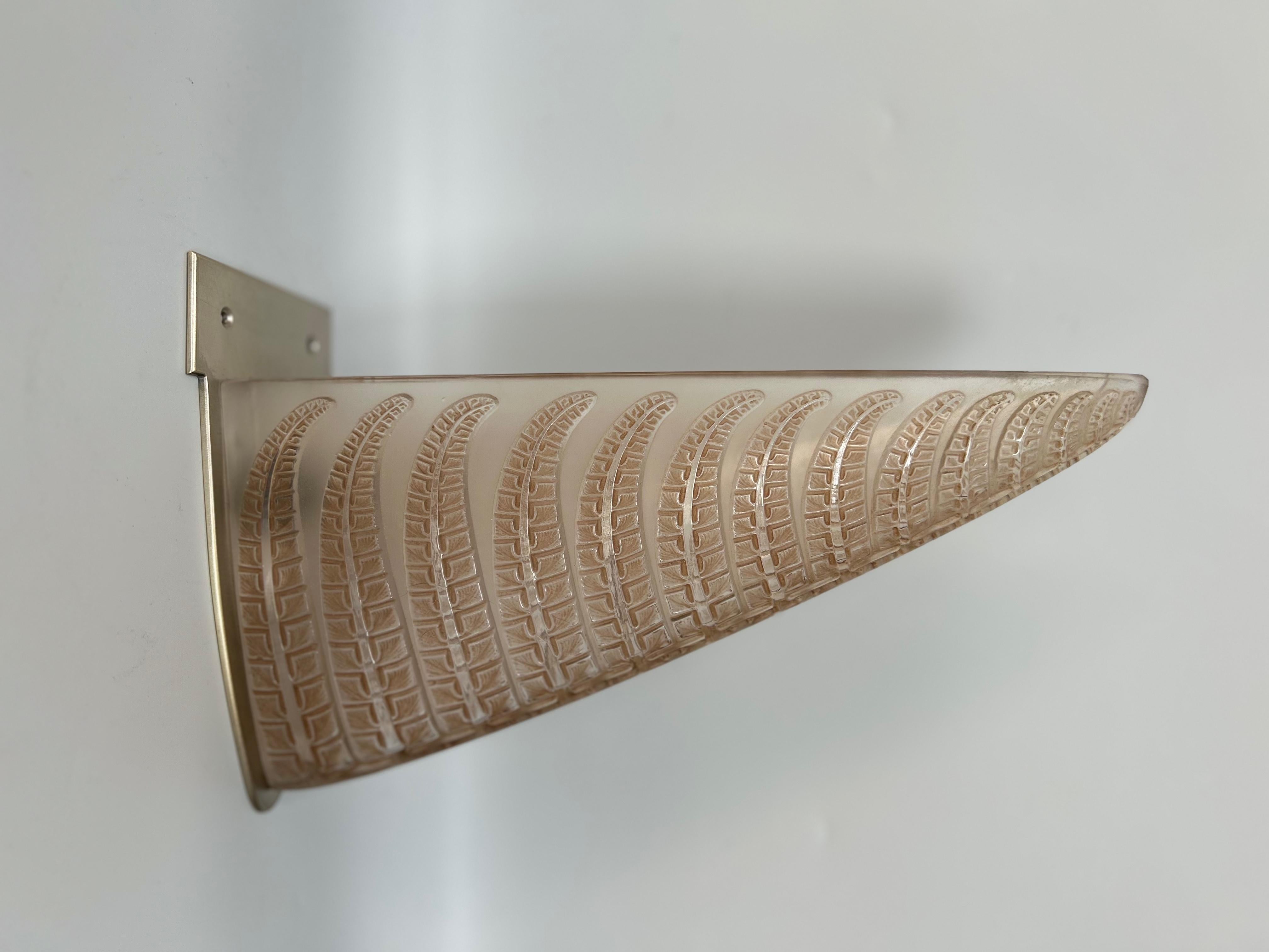 Lámpara de pared Art Déco René Lalique Modelo Fougère Art Decó en venta