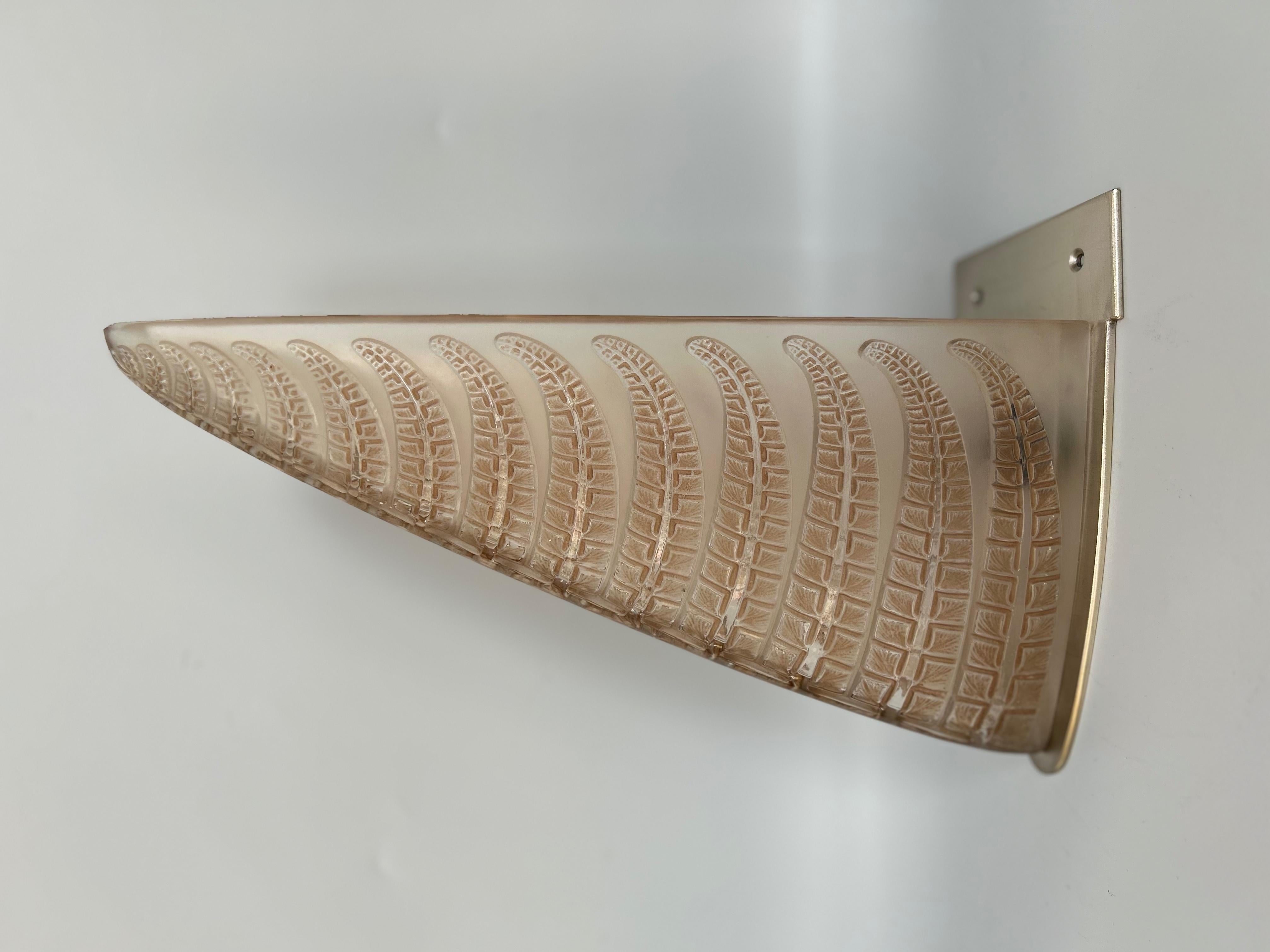 Lámpara de pared Art Déco René Lalique Modelo Fougère en Bueno estado para la venta en NANTES, FR