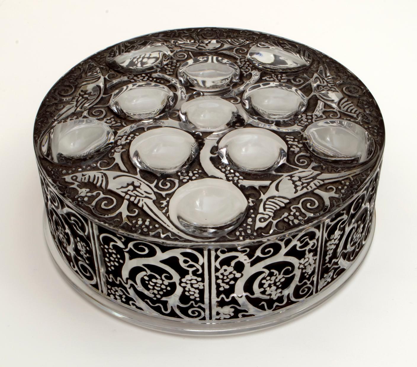 Lalique decorated crystal box, 