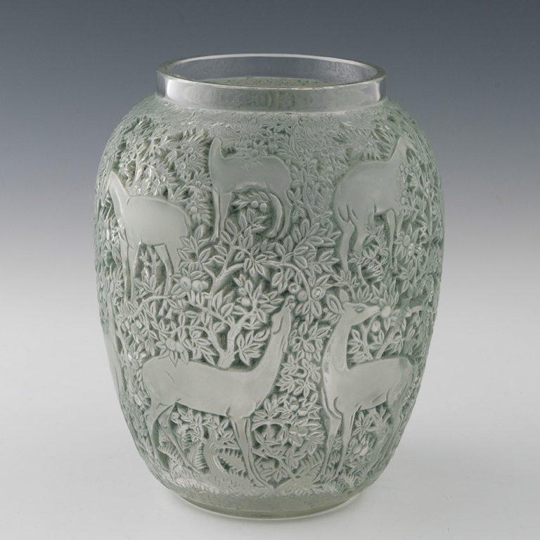 Rene Lalique Vaso Biches Marilhac 1082 Disegnato nel 1932 In condizioni buone in vendita a Tunbridge Wells, GB