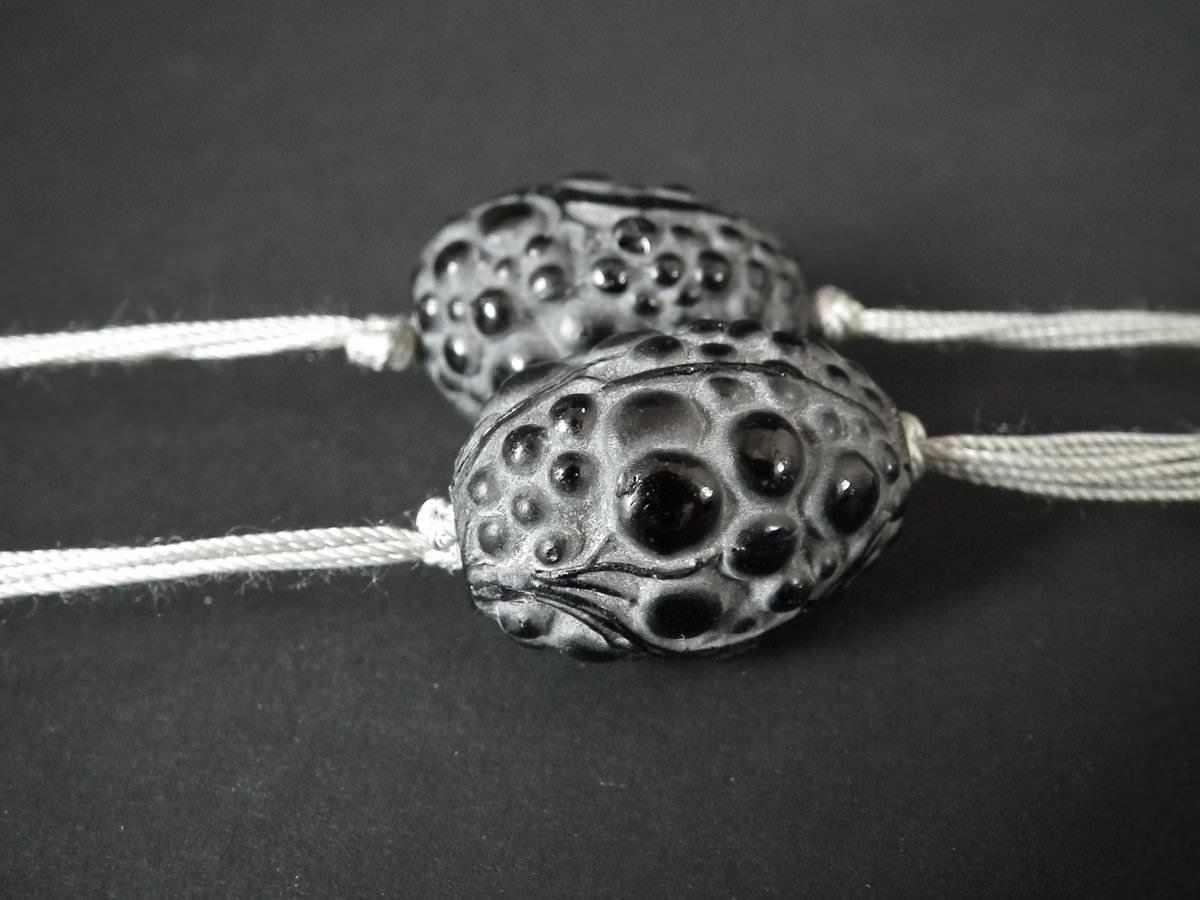Pressed Rene Lalique Black Glass 'Grosses Graines' Necklace For Sale