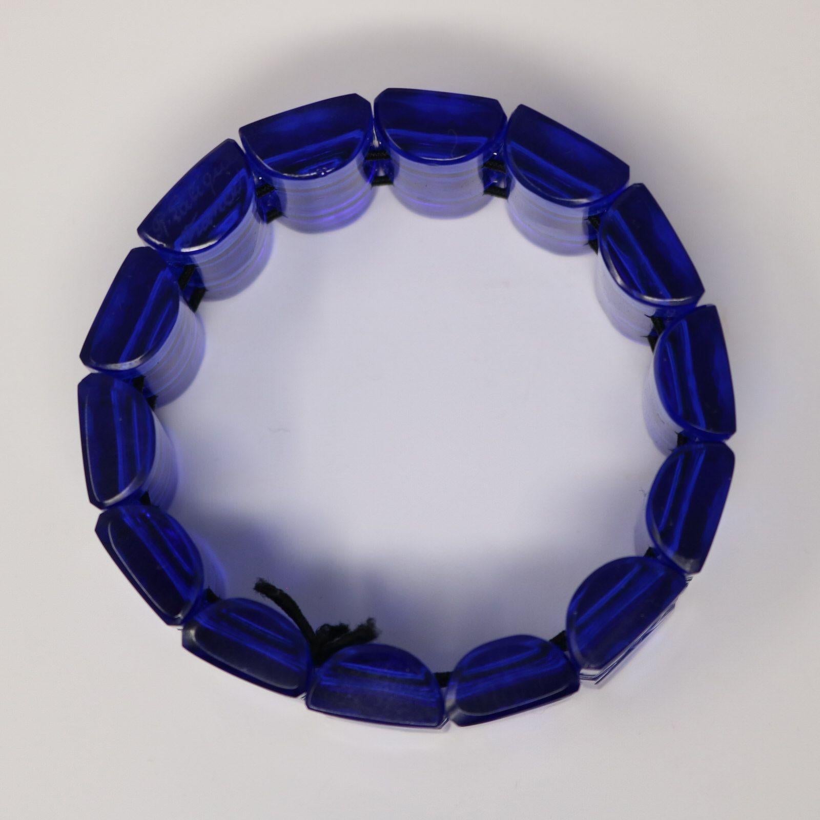 Art déco Rene Lalique Bracelet « Ceriser » en verre bleu en vente